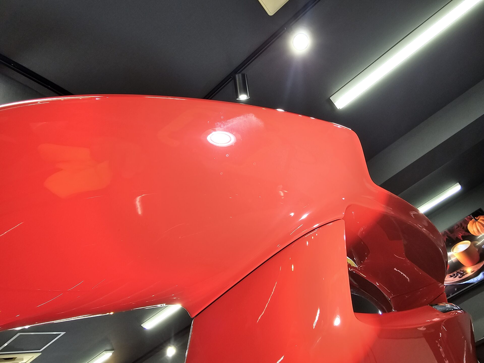 ポルシェ911カレラT 992.2 新車 リアスポイラー磨き傷