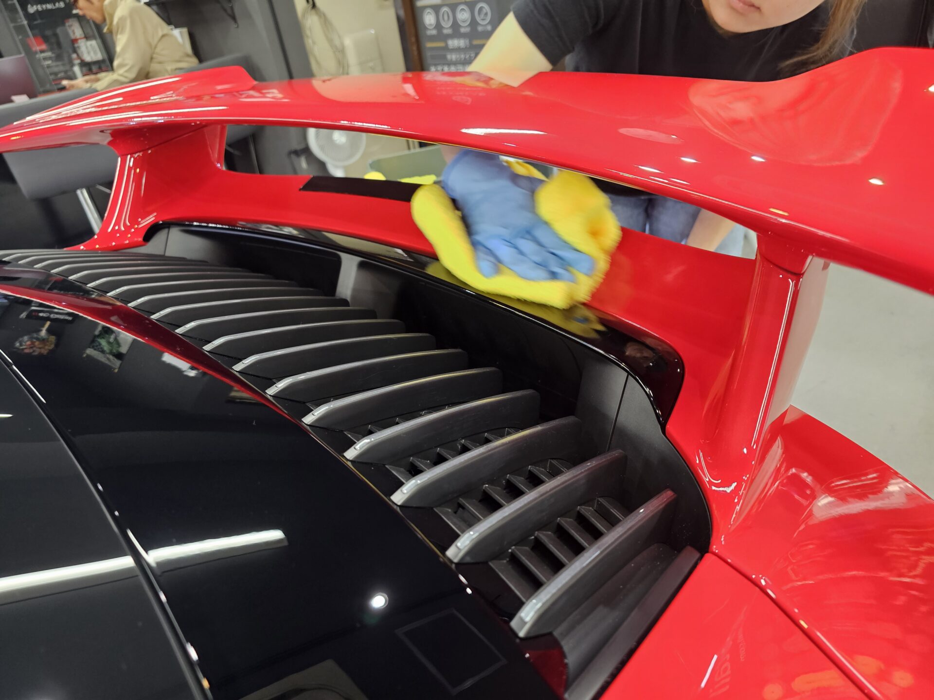 ポルシェ911カレラT 992.2 新車 リアスポイラー細かくコーティング