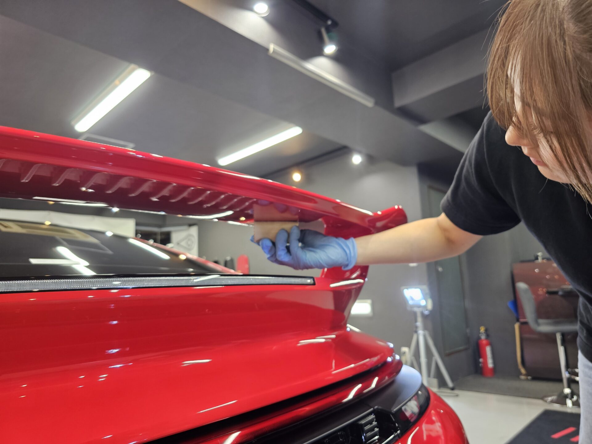 ポルシェ911カレラT 992.2 新車 リアスポイラー裏コーティング