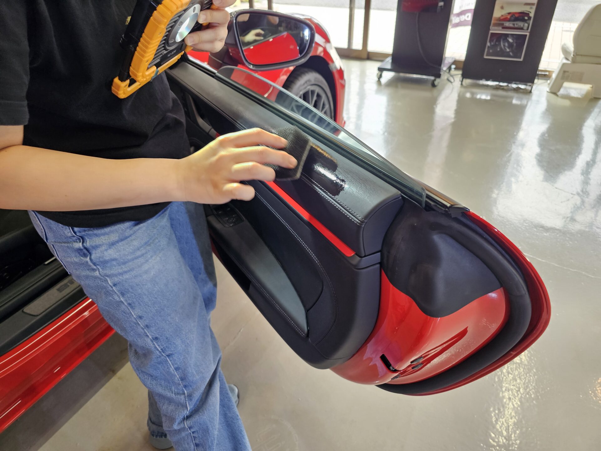 ポルシェ911カレラT 992.2 新車 レザークリーニング