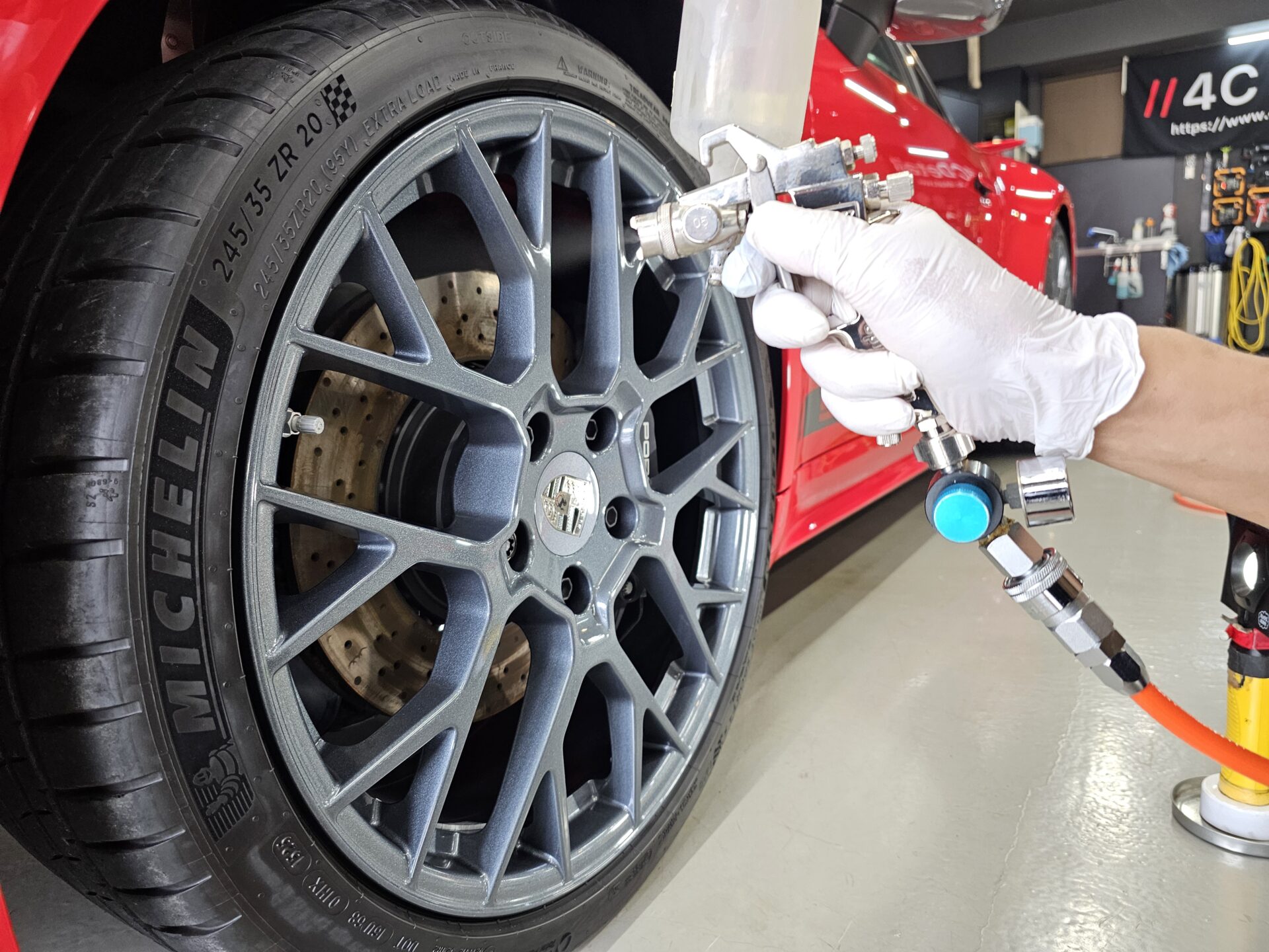 ポルシェ911カレラT 992.2 新車 吹付ホイールコーティング