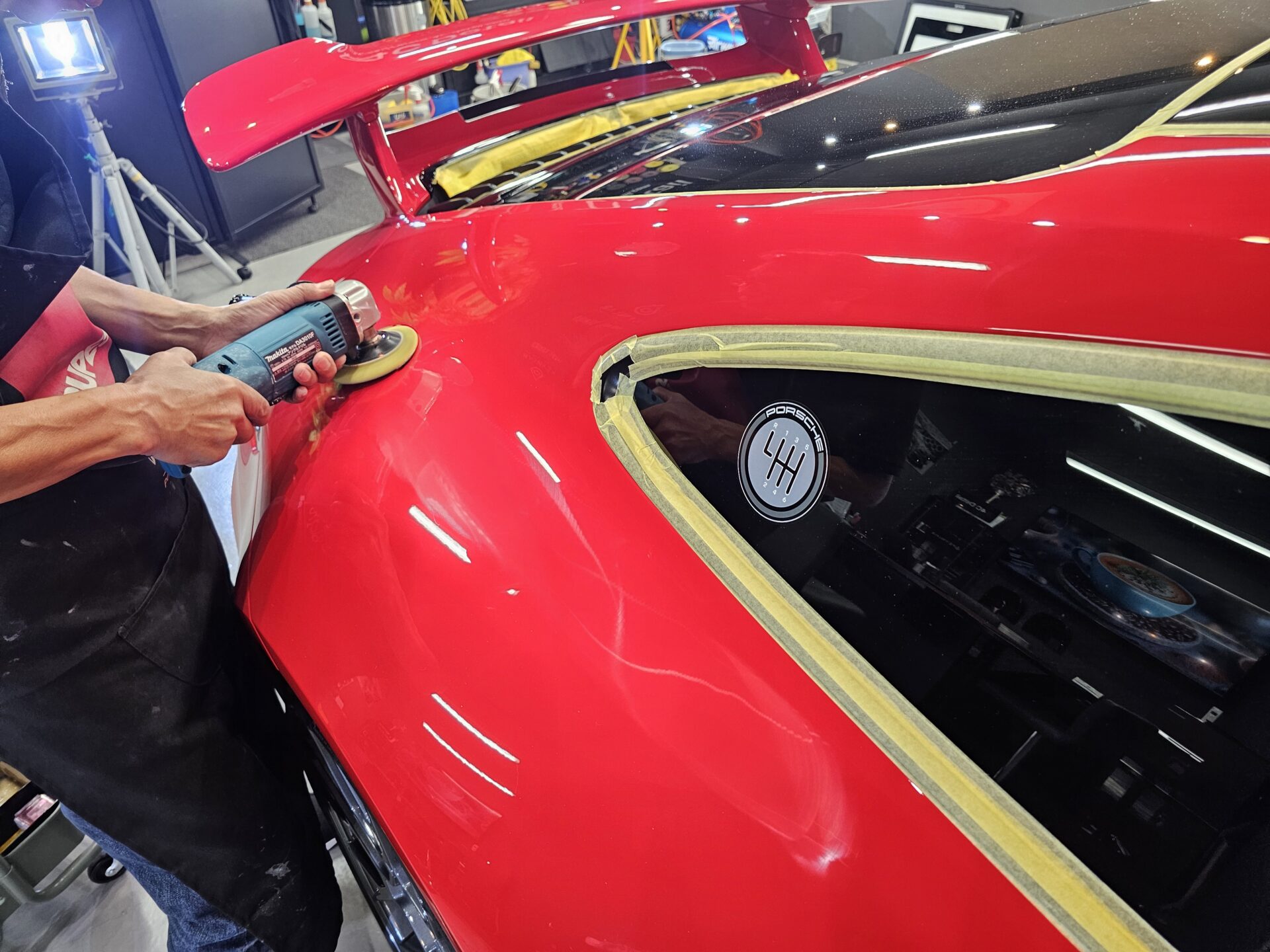 ポルシェ911カレラT 992.2 新車 曲面磨き