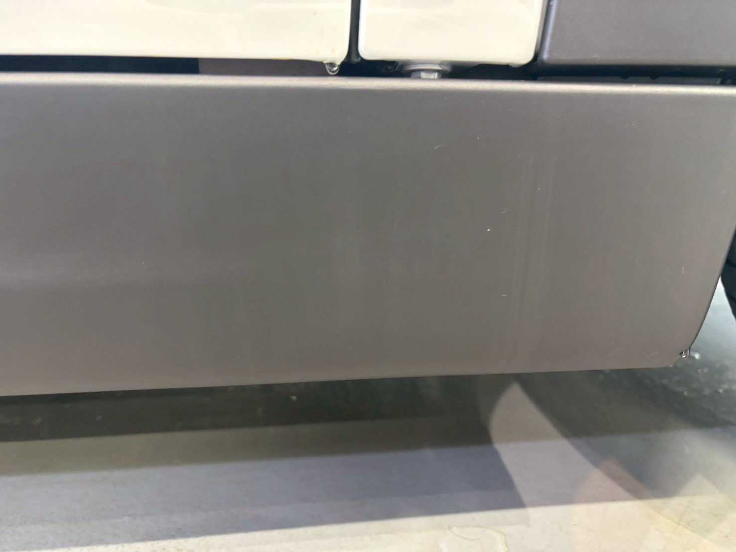 ミニクーパー水垂跡確認 (2)