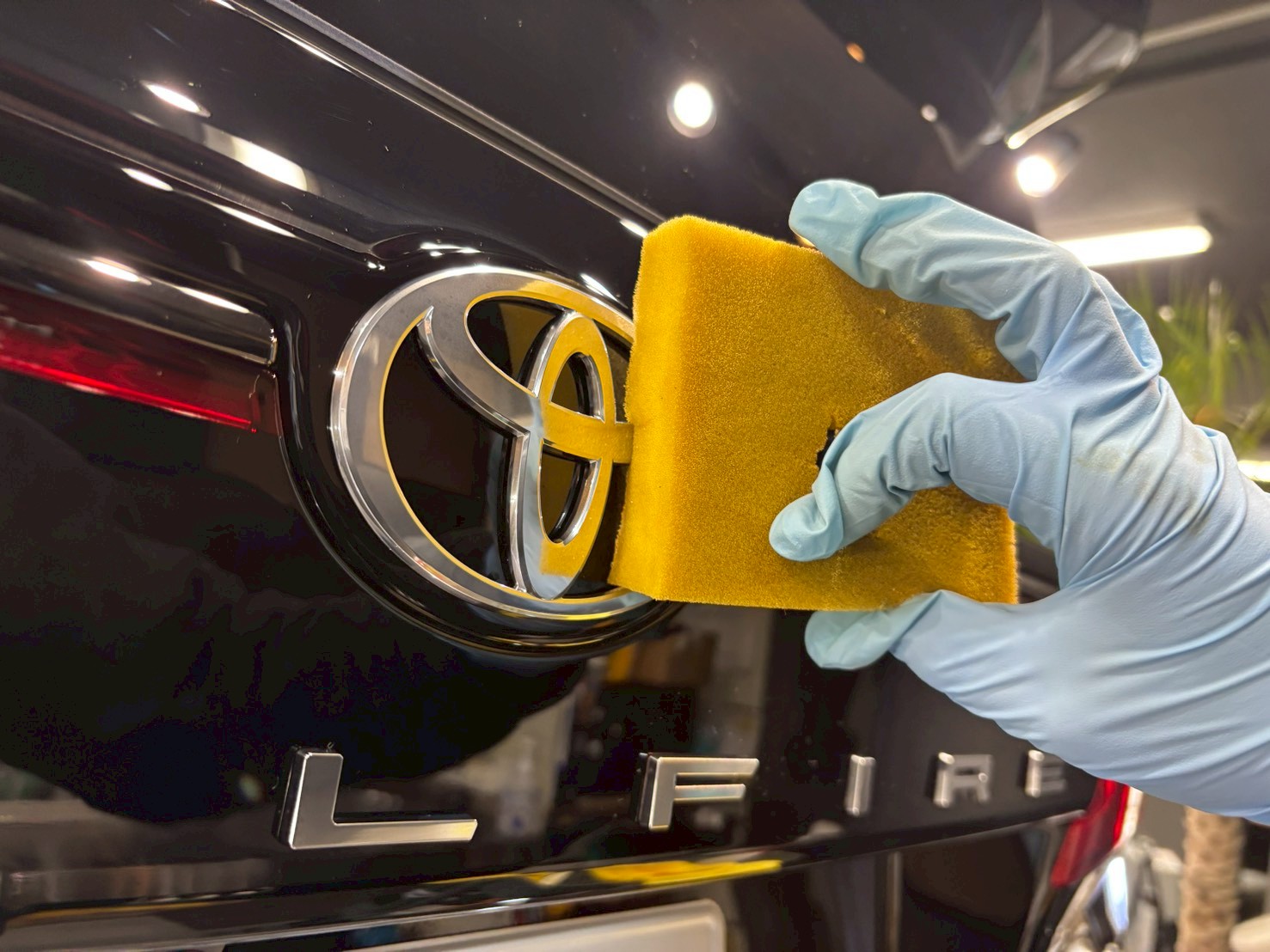 トヨタヴェルファイア40系 スケール除去作業