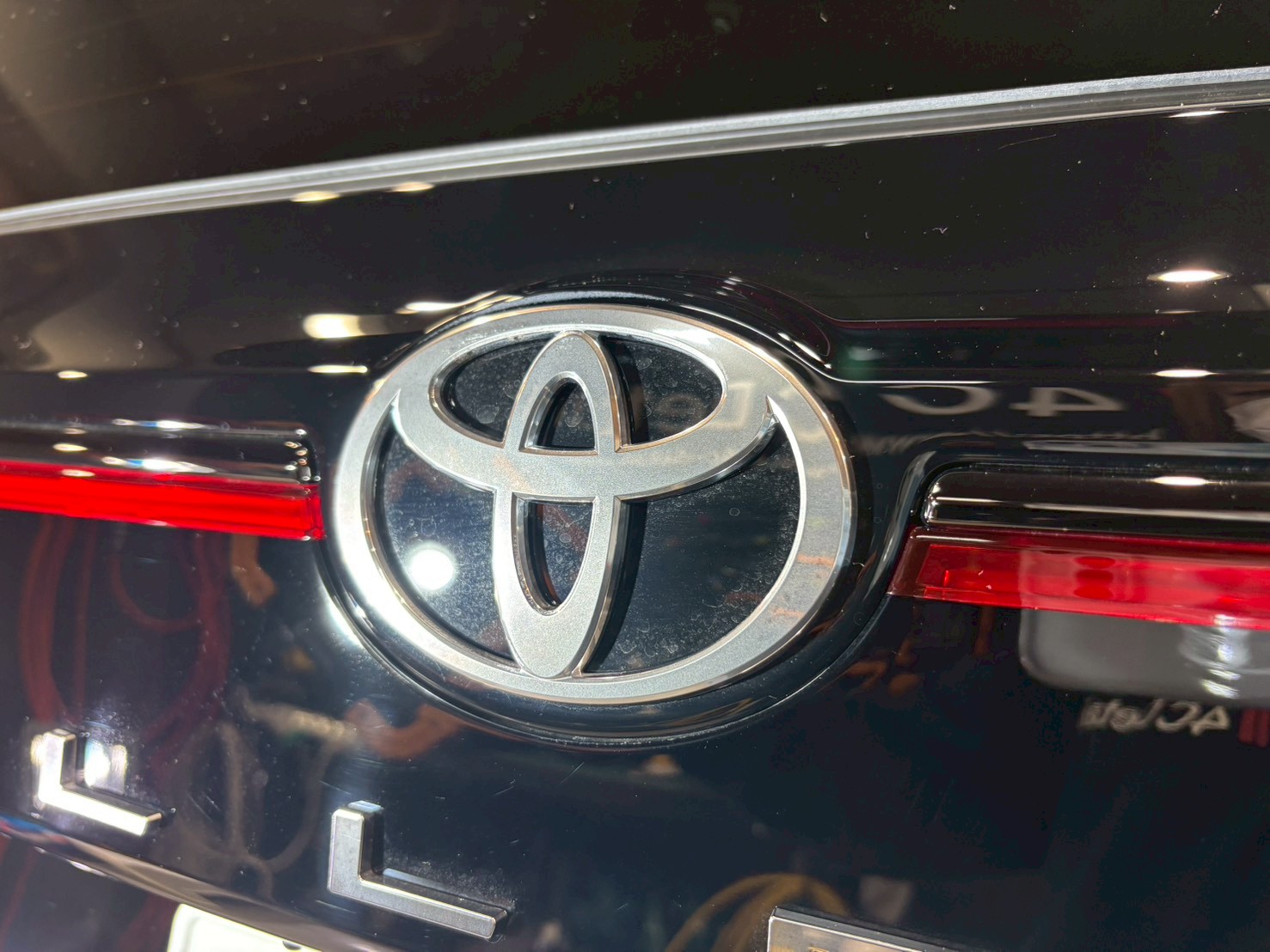 トヨタヴェルファイア40系 新車細部スケール