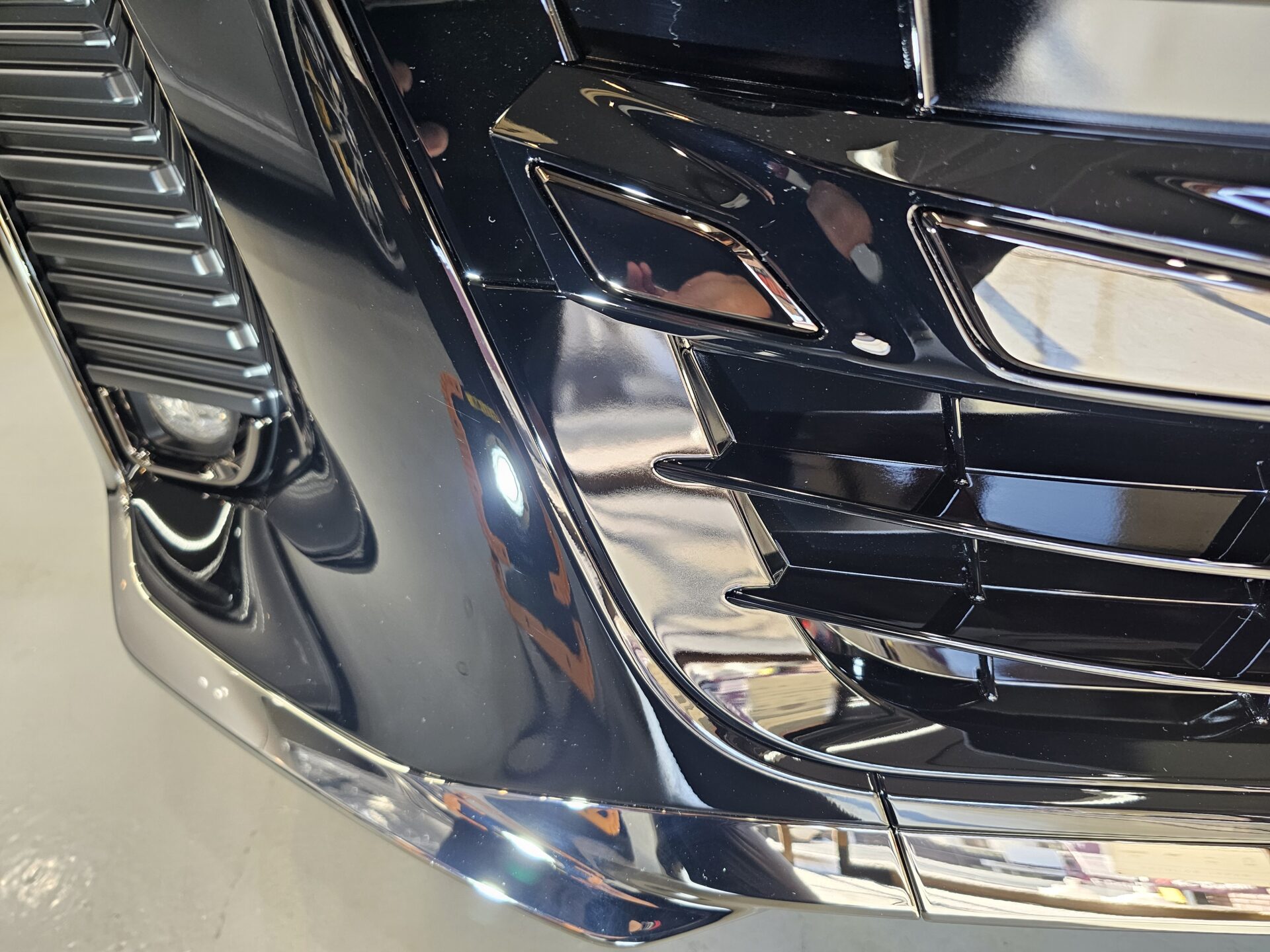 トヨタヴェルファイア40系 新車線傷修正