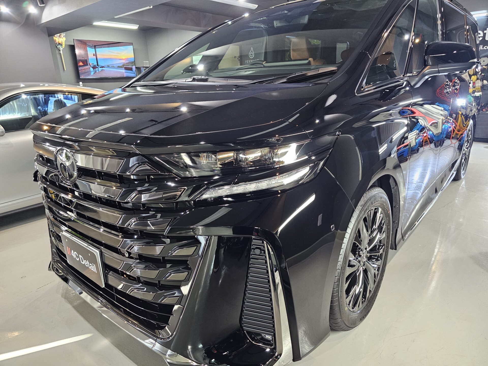 新車トヨタ・ヴェルファイア(202) 自己修復FEYNLABヒールプラスセラミックコーティング施工 神奈川県藤沢市