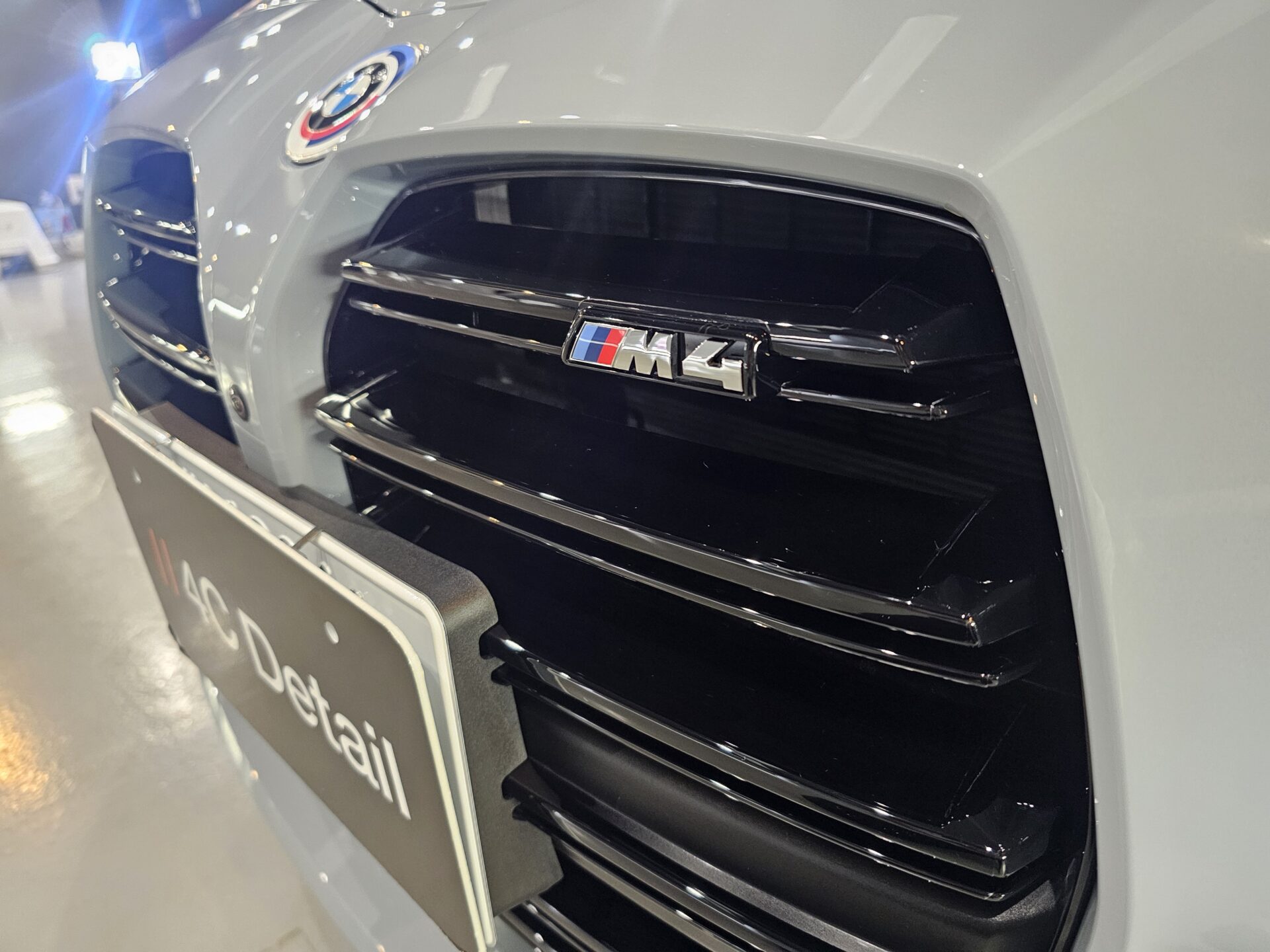 BMW M4(G82)individualブルックリングレー キドニー―グリル仕上がり