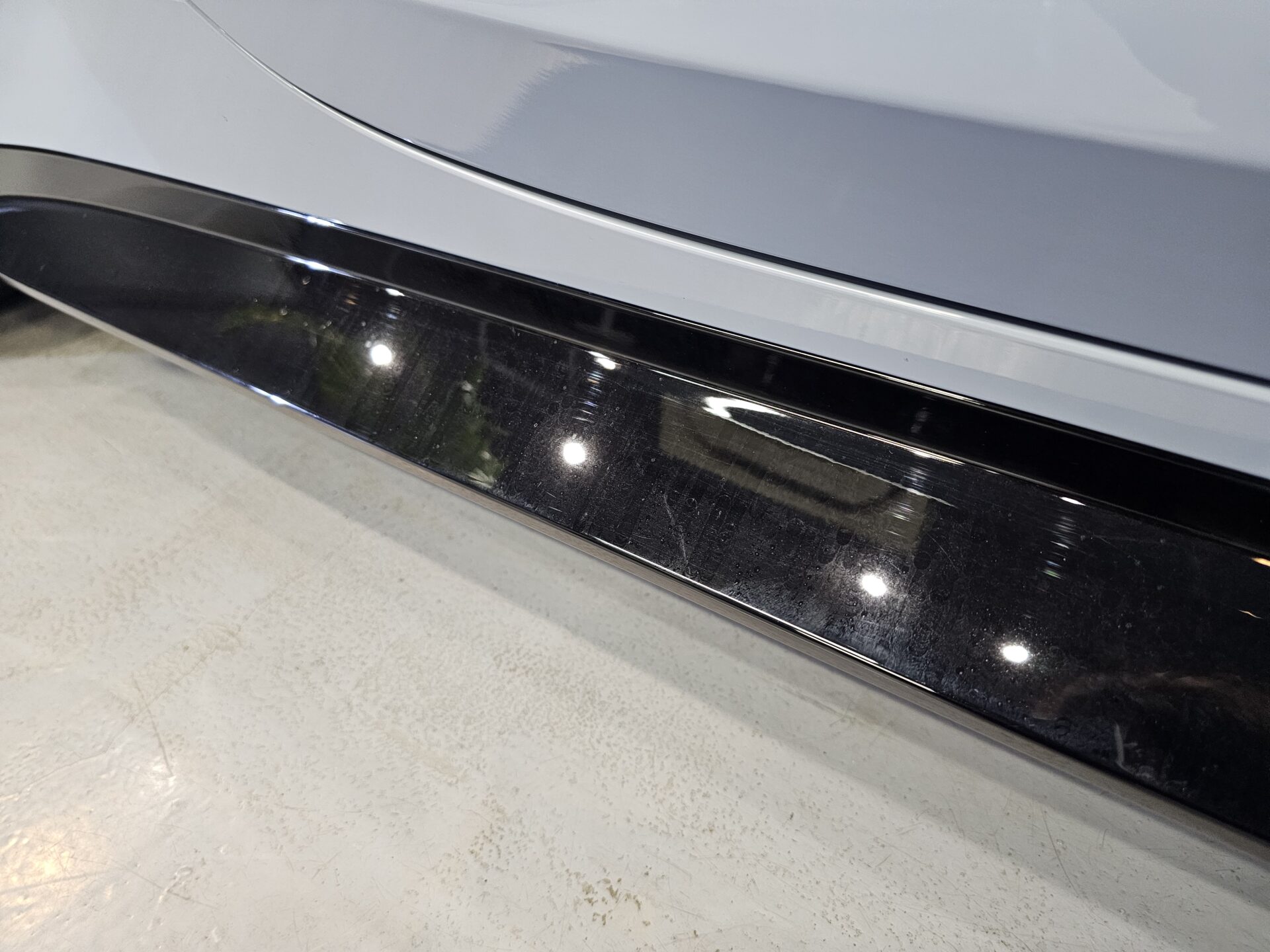 BMW M4(G82)individualブルックリングレー サイドスカート薄傷