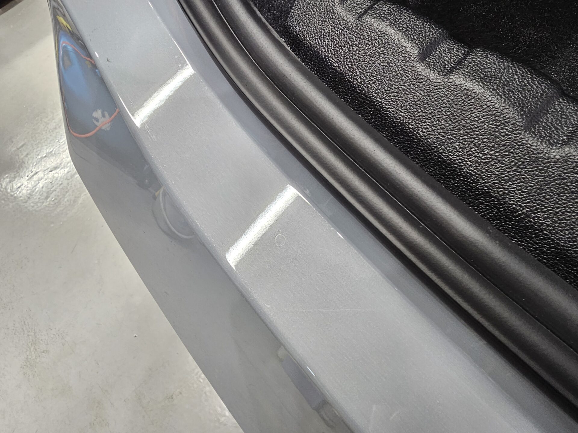 BMW M4(G82)individualブルックリングレー トランク薄シミ