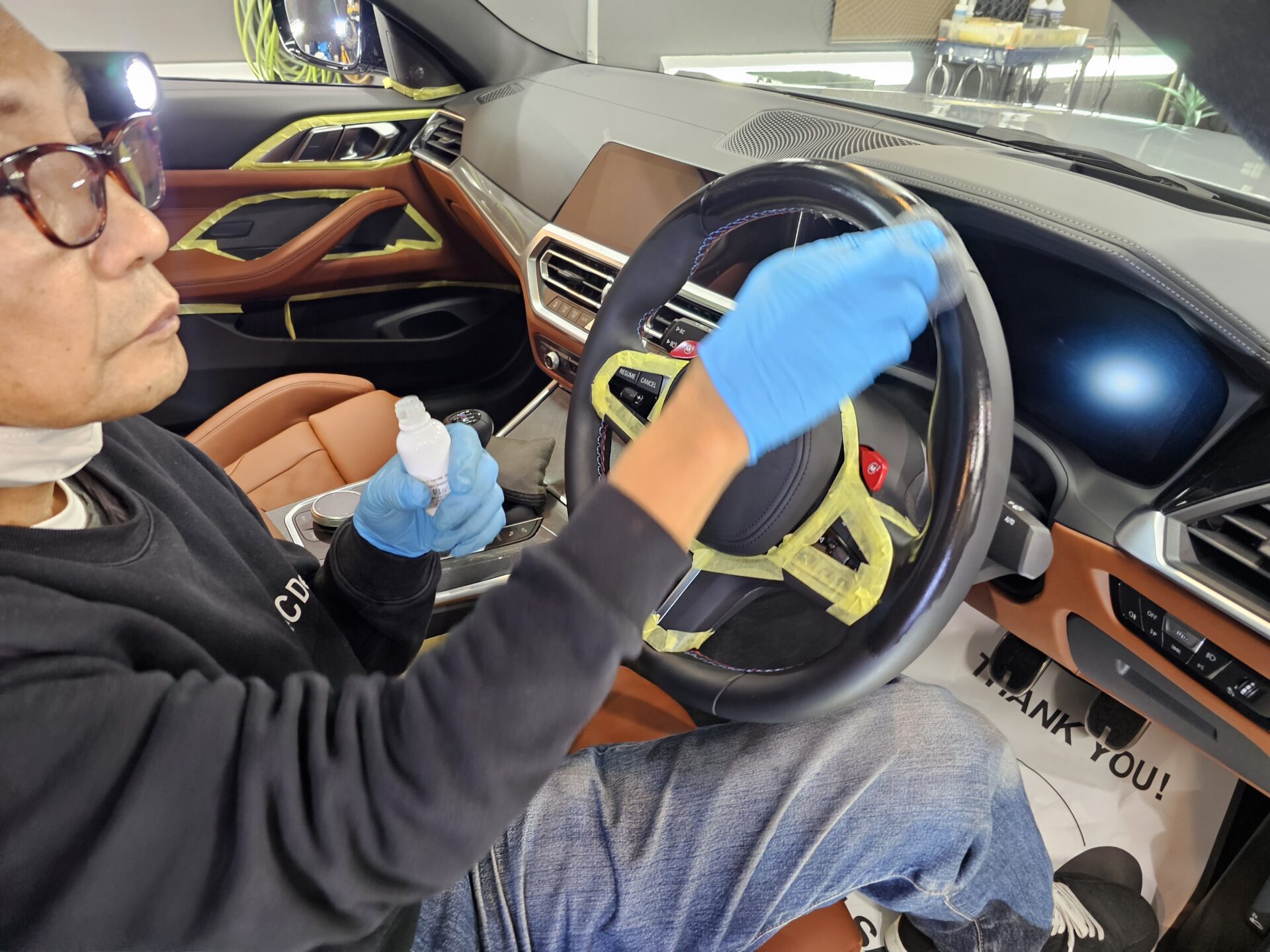 BMW M4(G82)individualブルックリングレー ハンドルレザーコーティング