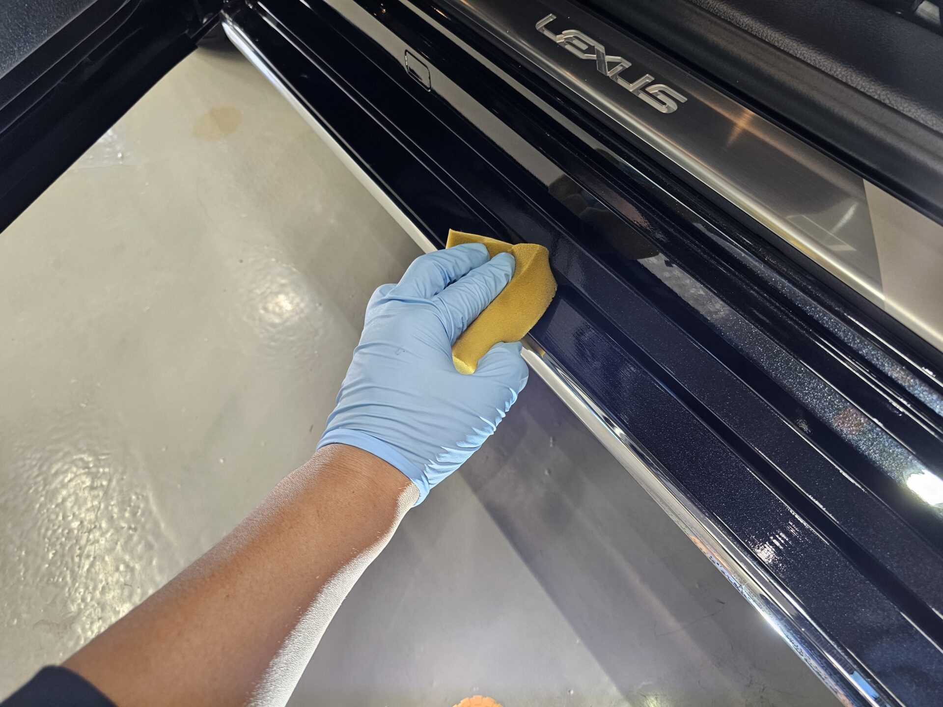 レクサスES300h 新車 スケール除去