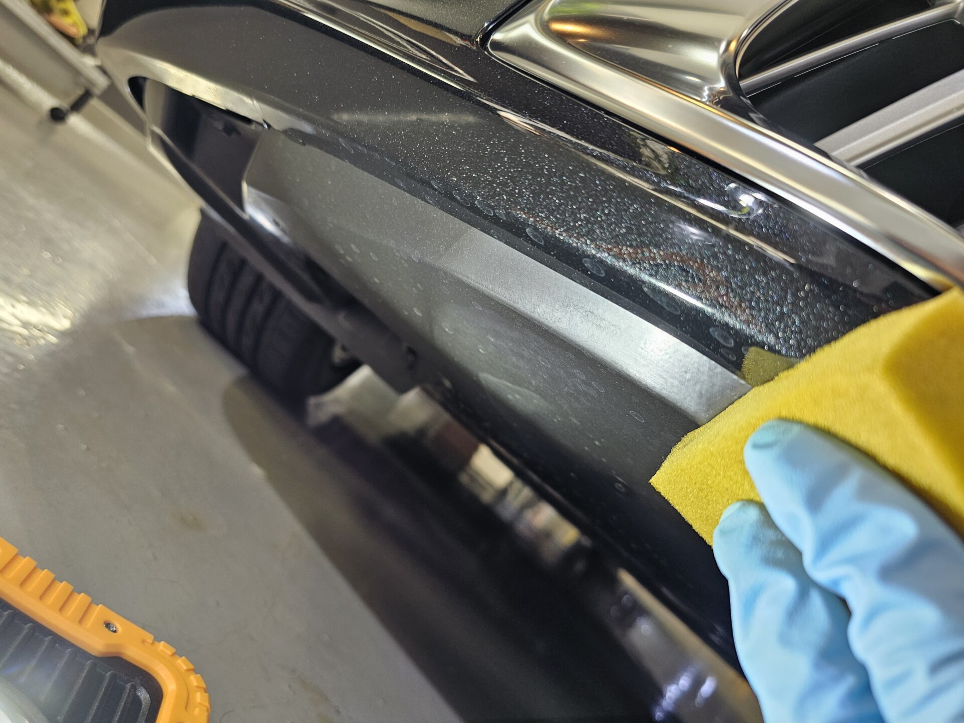 レクサスES300h 新車 下回りクリーニング