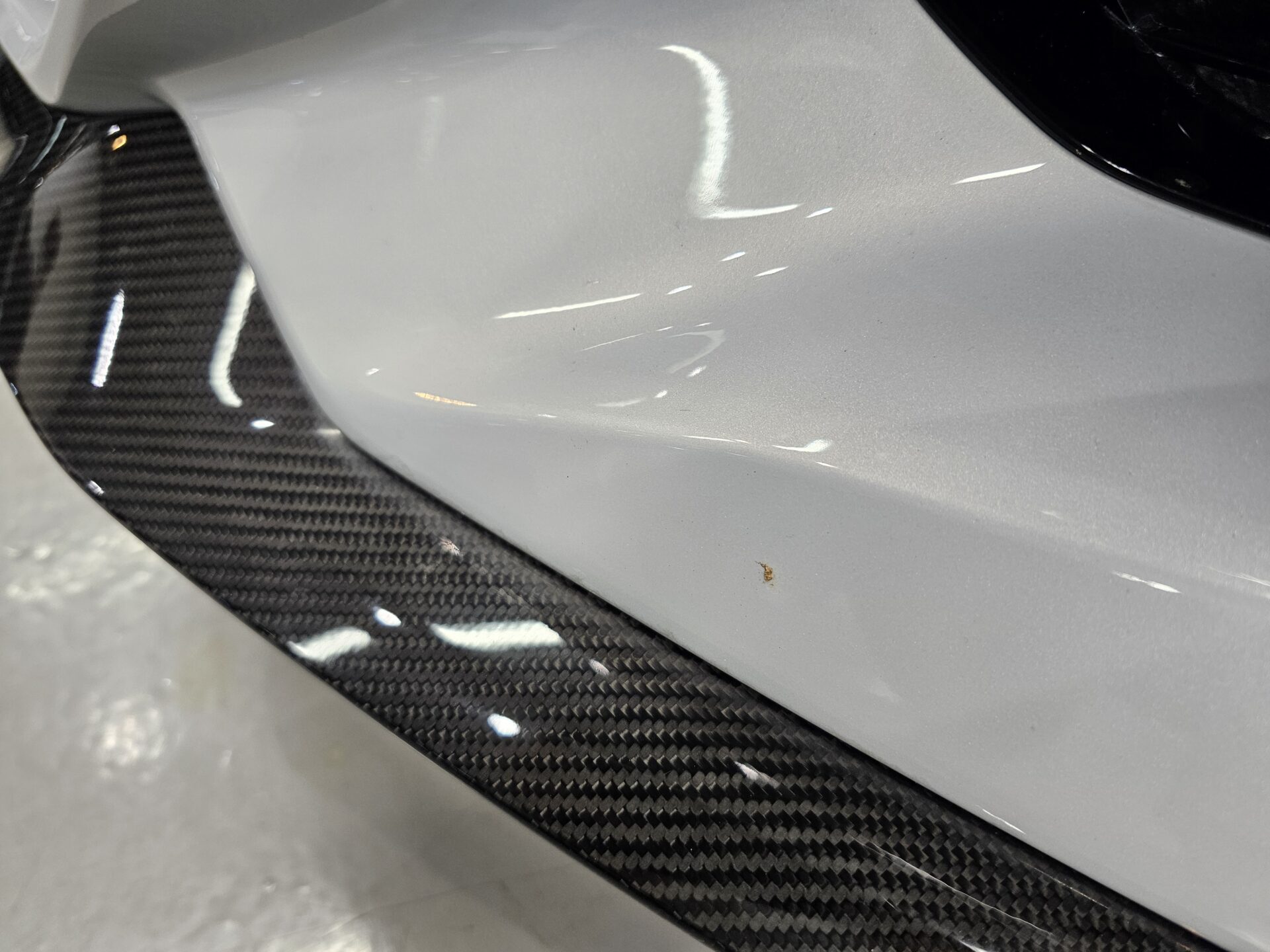 BMW M2CS(F87) フロントバンパー付着物