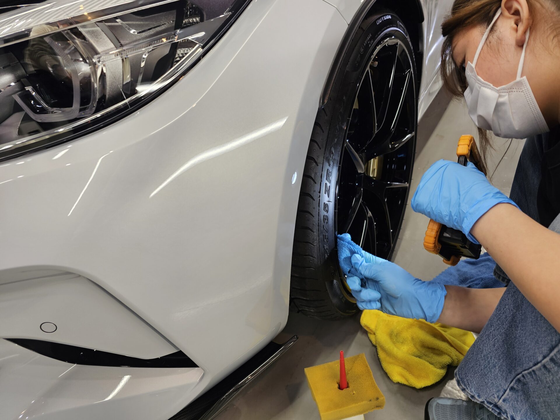 BMW M2CS(F87) ホイールスケール除去