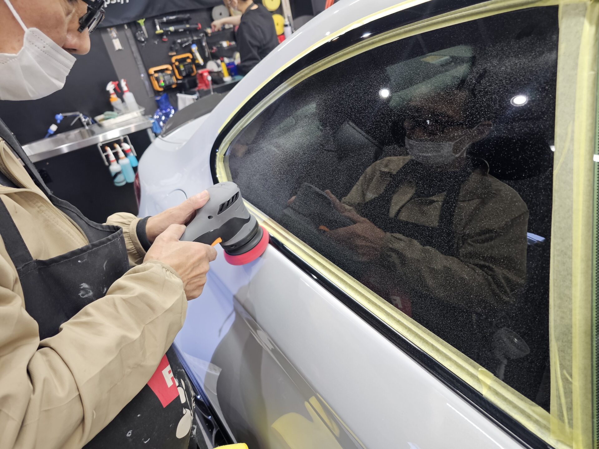 BMW M2CS(F87) モール磨き