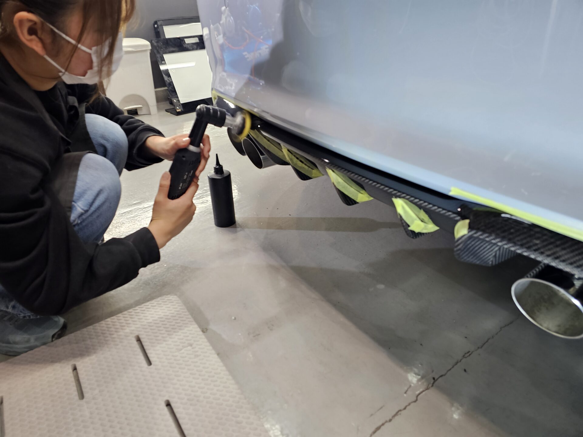 BMW M2CS(F87) リアディフューザー磨き