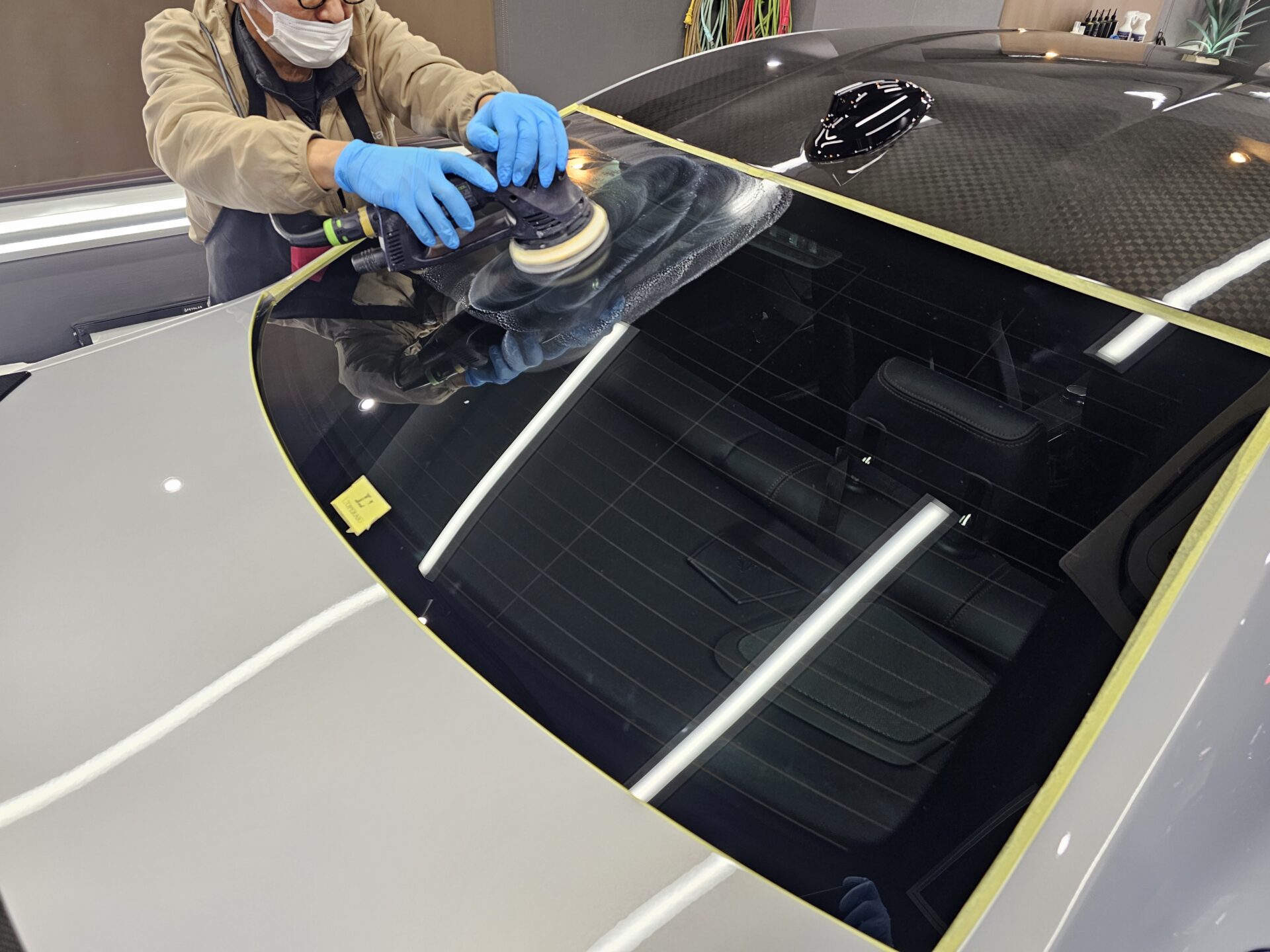 BMW M2CS(F87) 窓ガラス磨き