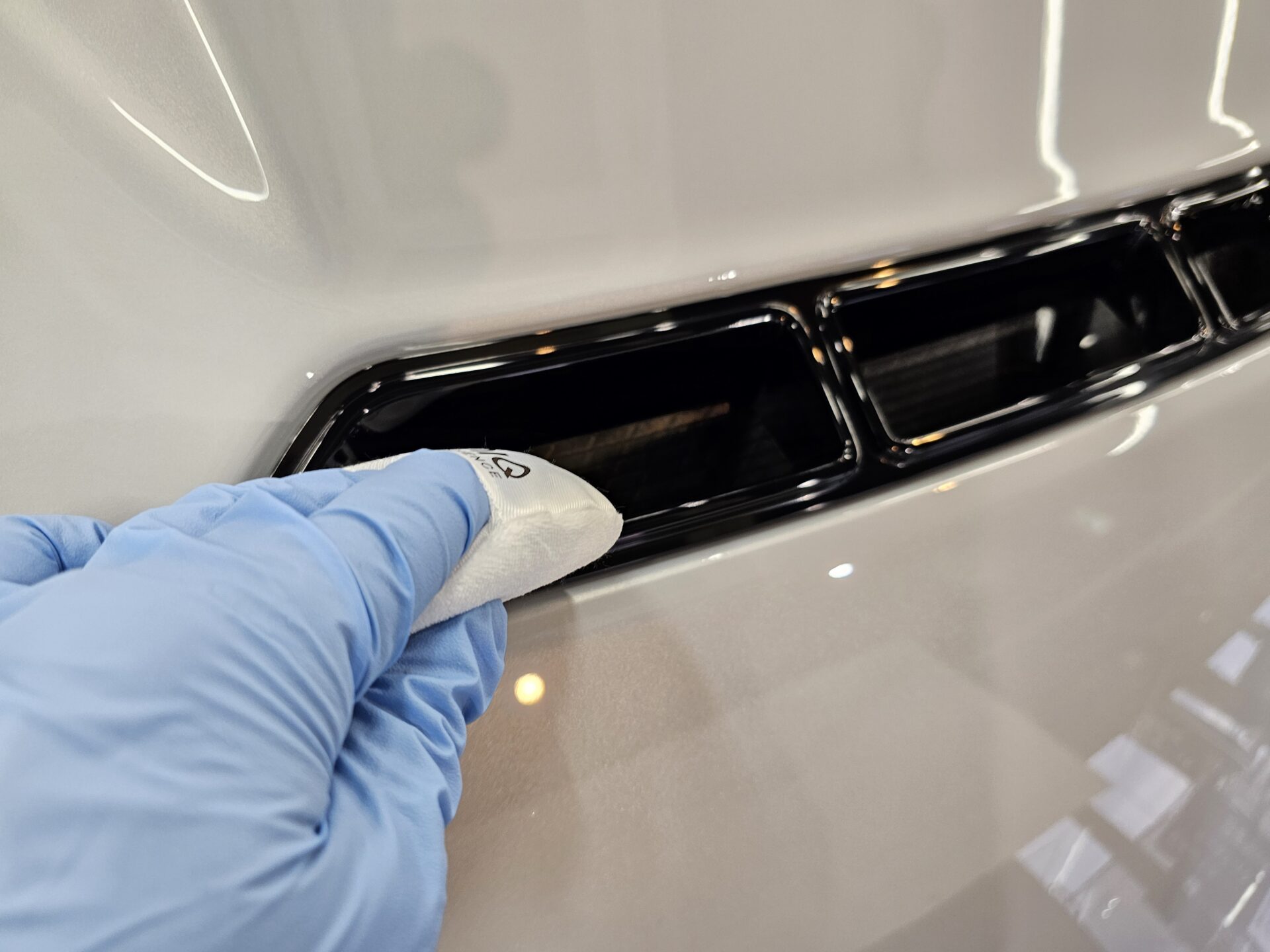 BMW M2CS(F87) 細部までコーティング