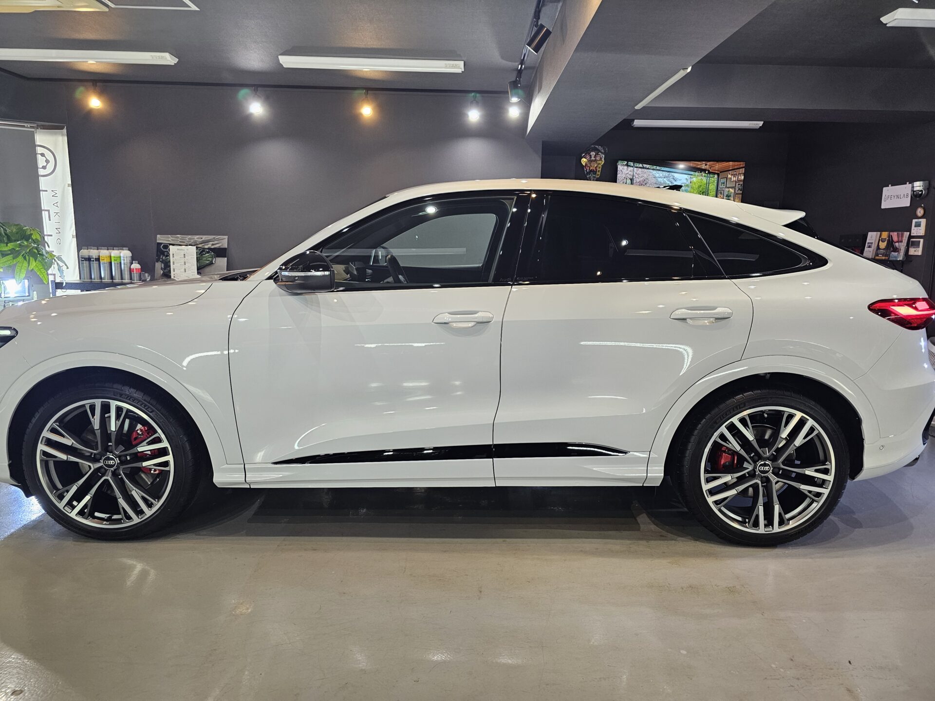 アウディSQ5スポーツバック(GU)新車 GTECHNIQセラミックボディコーティング