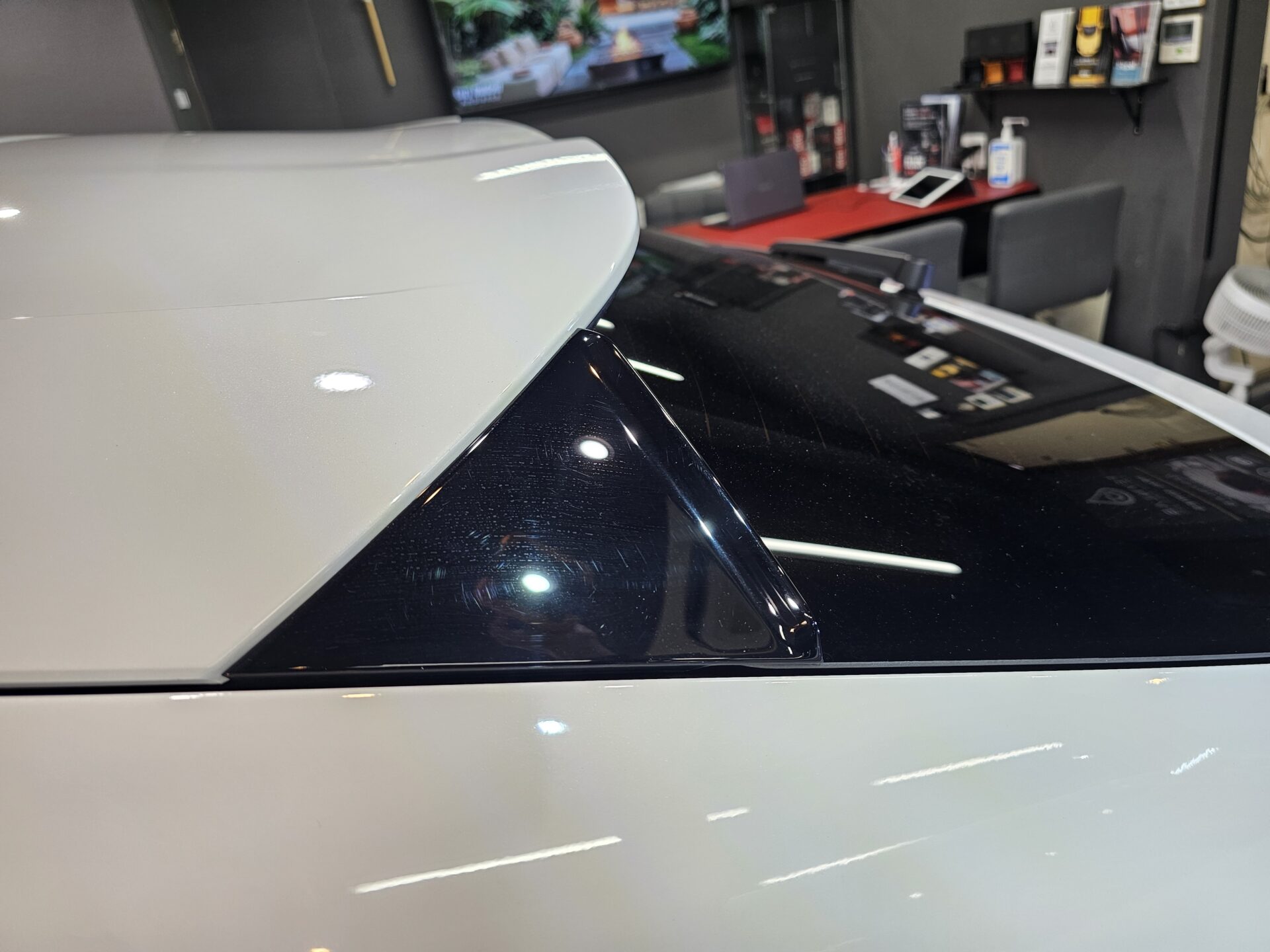 アウディSQ5スポーツバック(GU)新車 グロスブラック薄傷