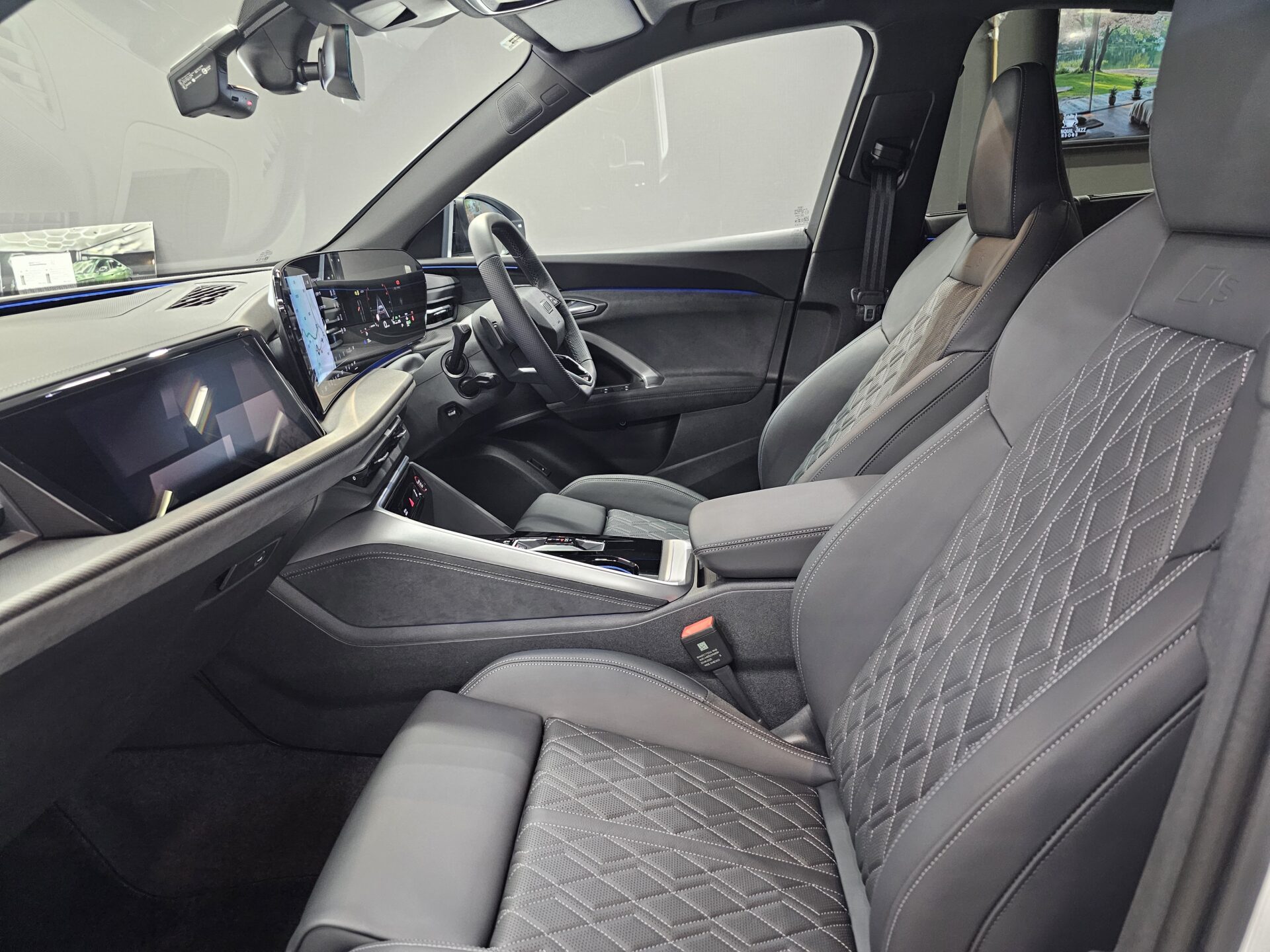 アウディSQ5スポーツバック(GU)新車 レザーシートコーティングフルセット