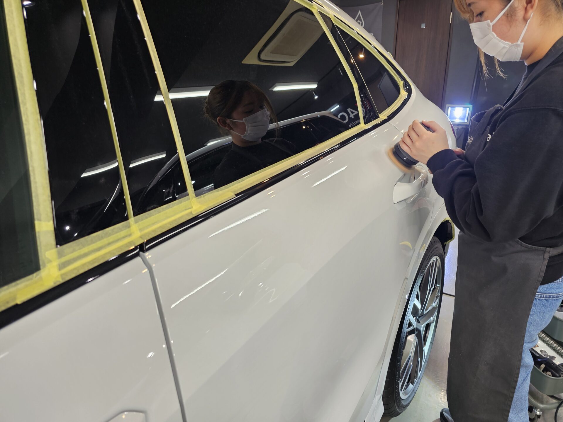 アウディSQ5スポーツバック(GU)新車 研磨 下地処理