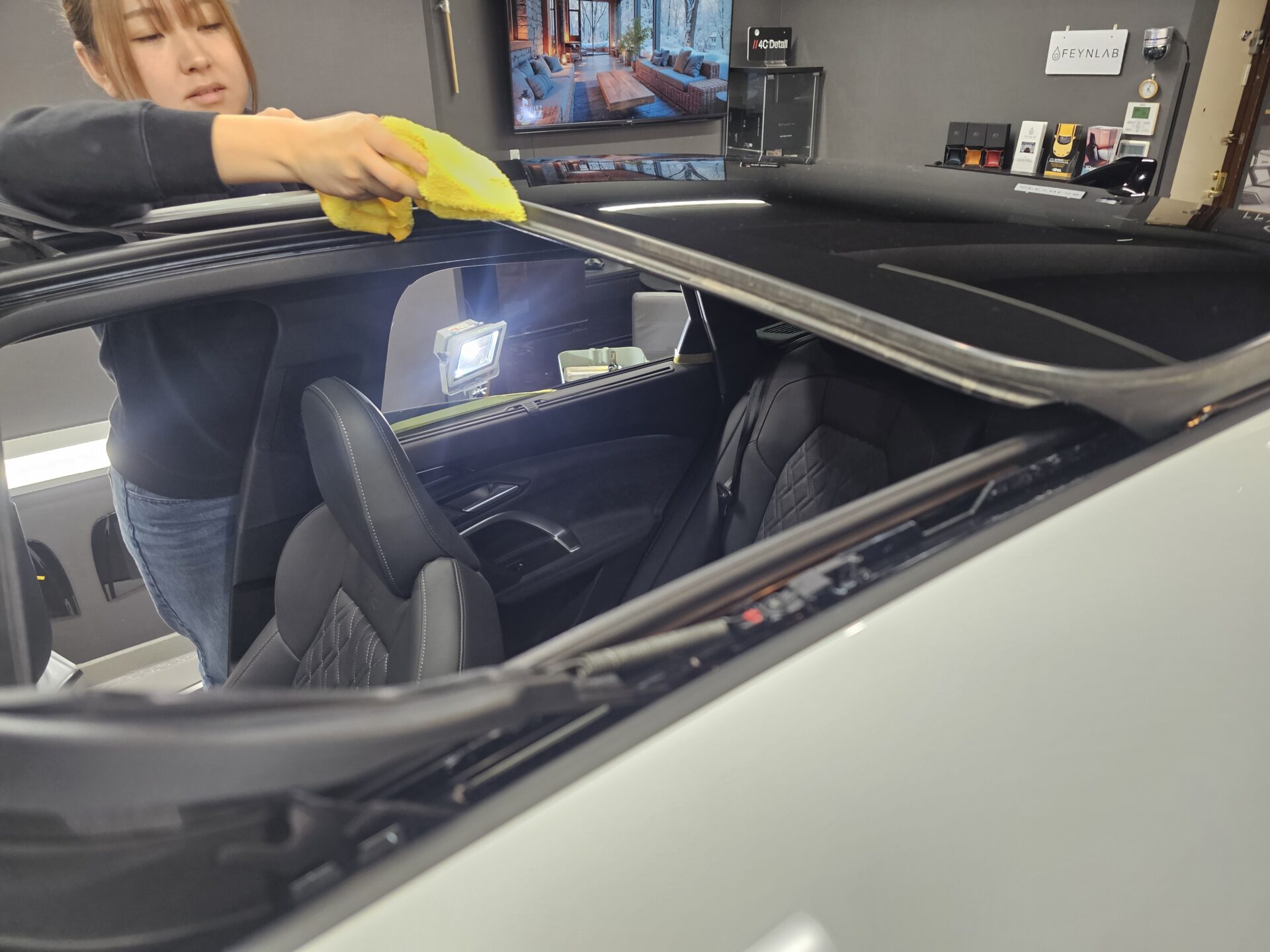 アウディSQ5スポーツバック(GU)新車 開口部クリーニング