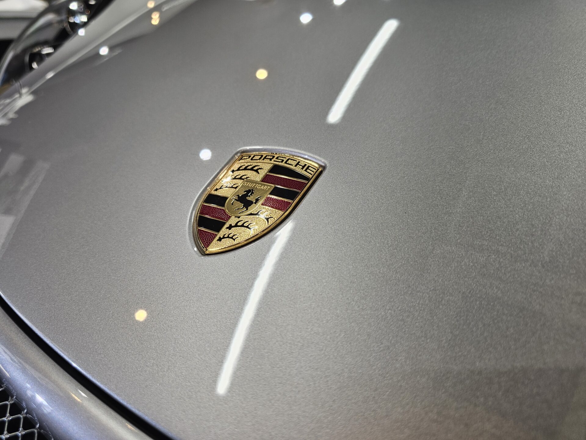 ポルシェ911GT3ツーリング(991) エンブレム仕上がり