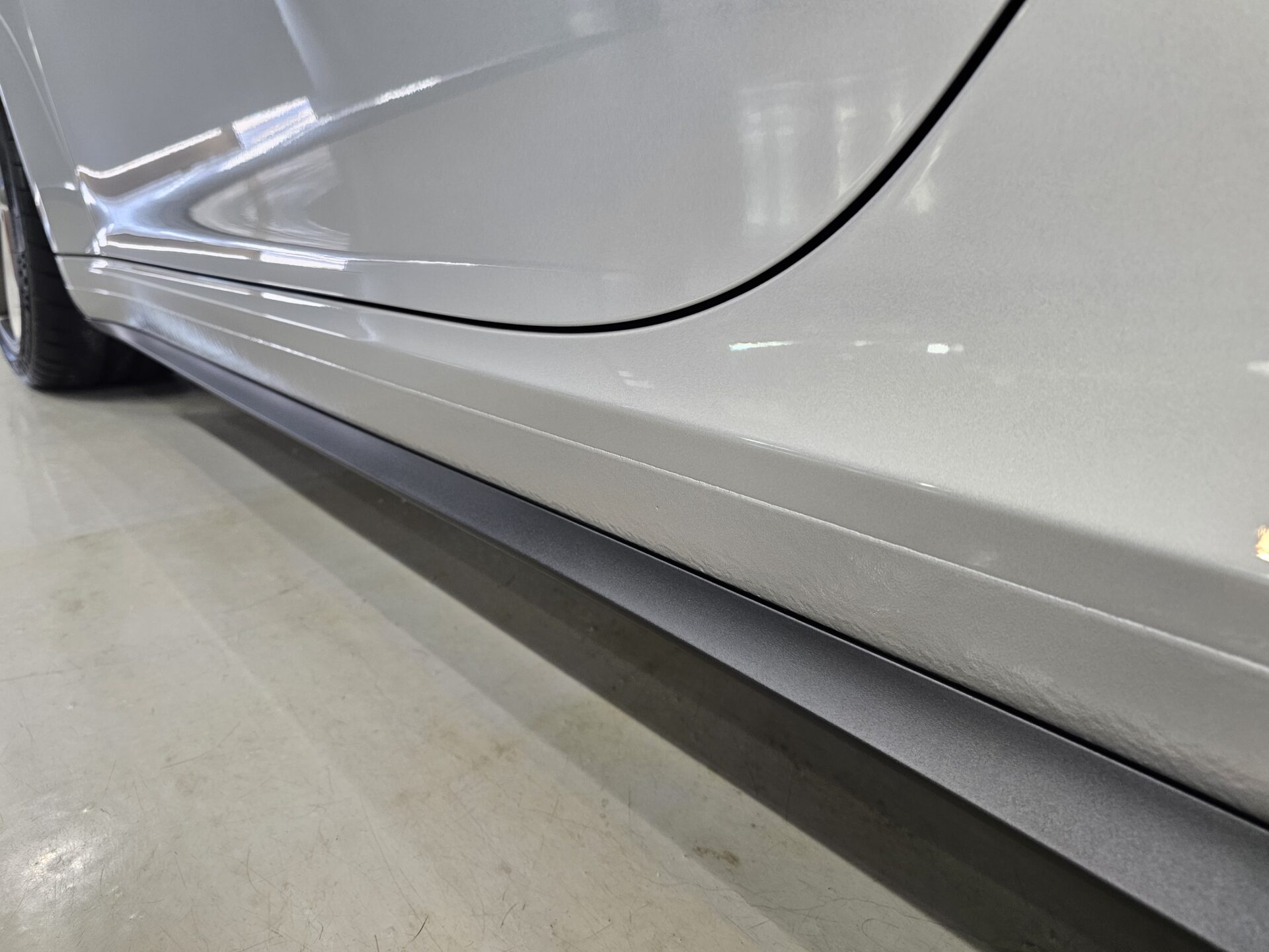 ポルシェ911GT3ツーリング(991) サイドシルの隙間もクリーニング