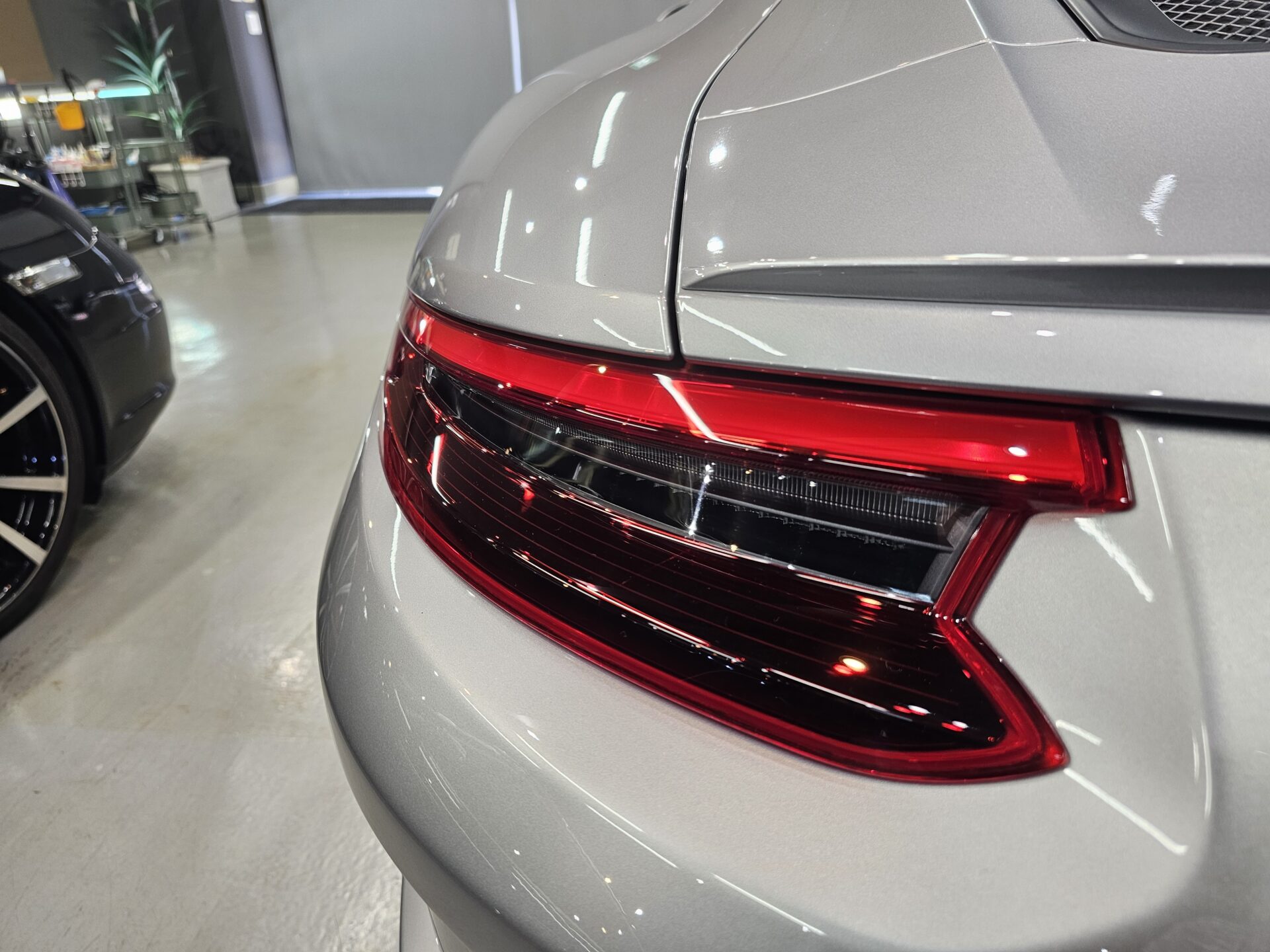 ポルシェ911GT3ツーリング(991) テールライト仕上がり