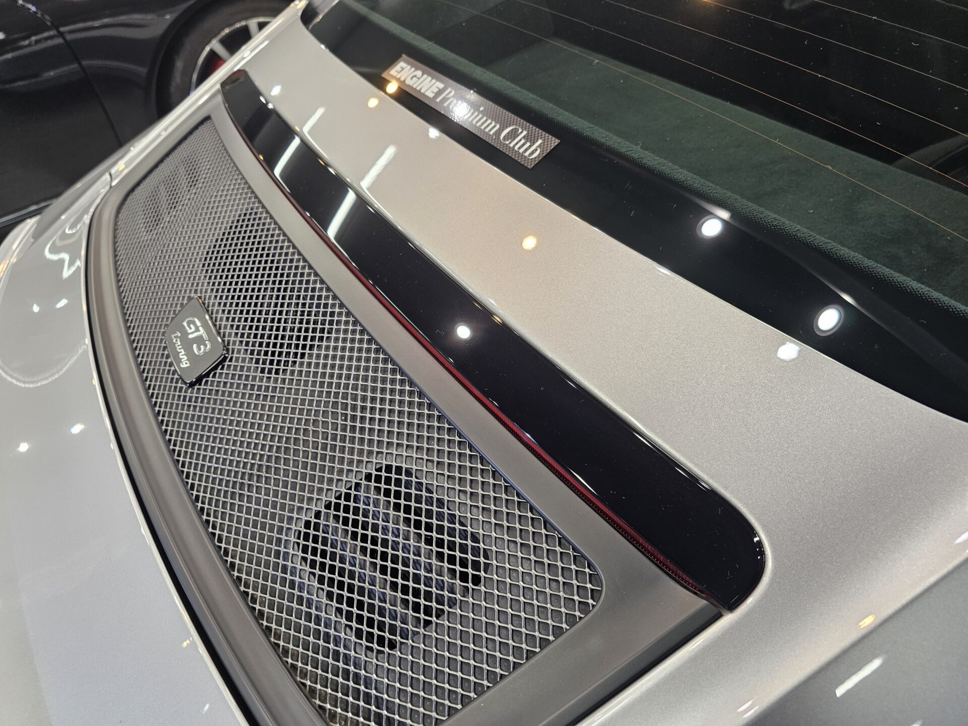 ポルシェ911GT3ツーリング(991) ピアノブラック仕上がり