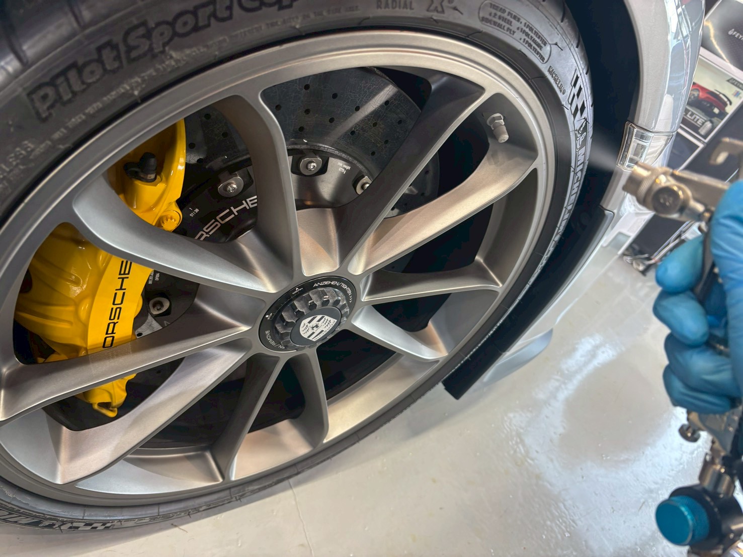 ポルシェ911GT3ツーリング(991) ホイールコーティング吹付