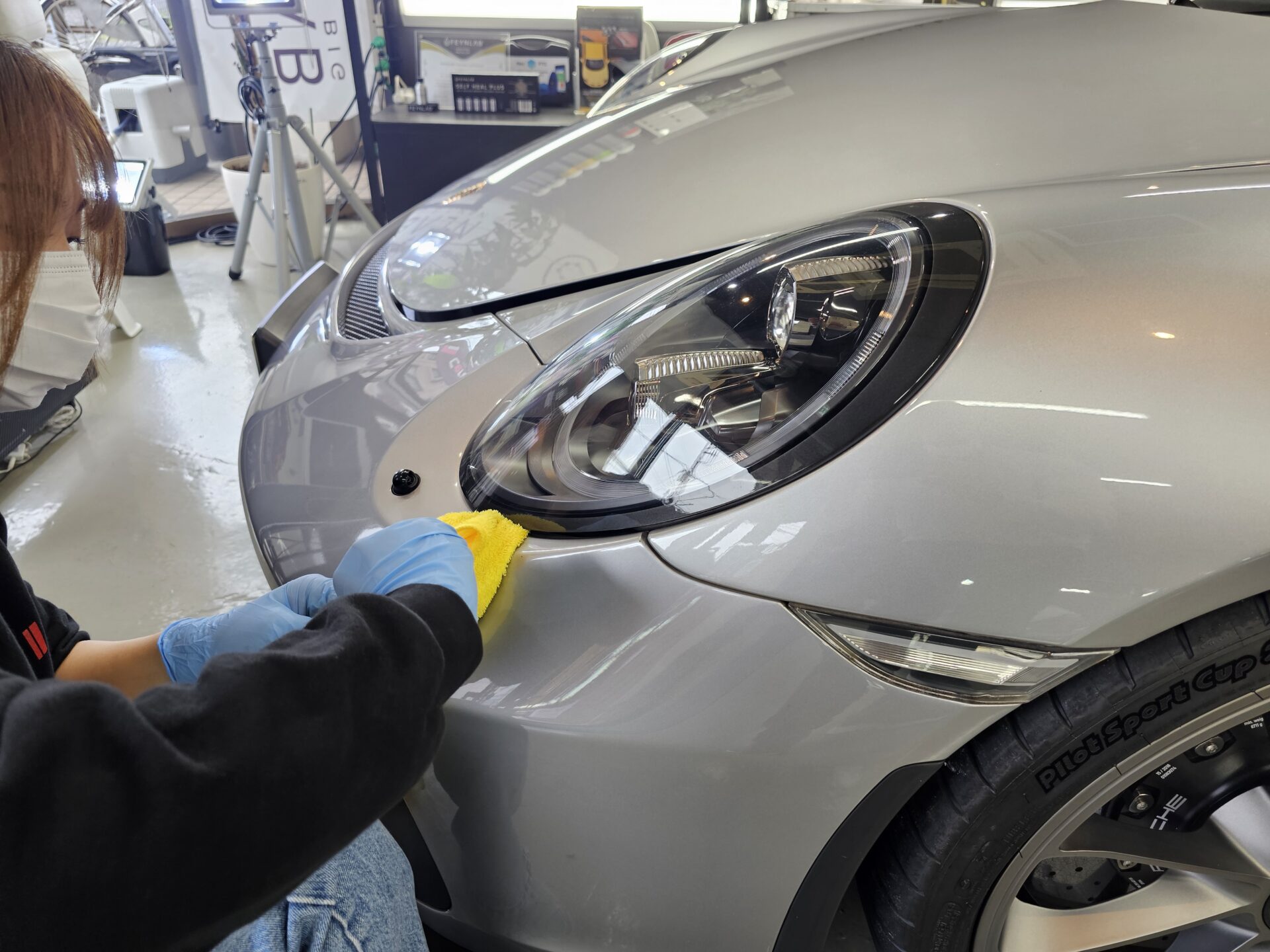 ポルシェ911GT3ツーリング(991) 隙間クリーニング