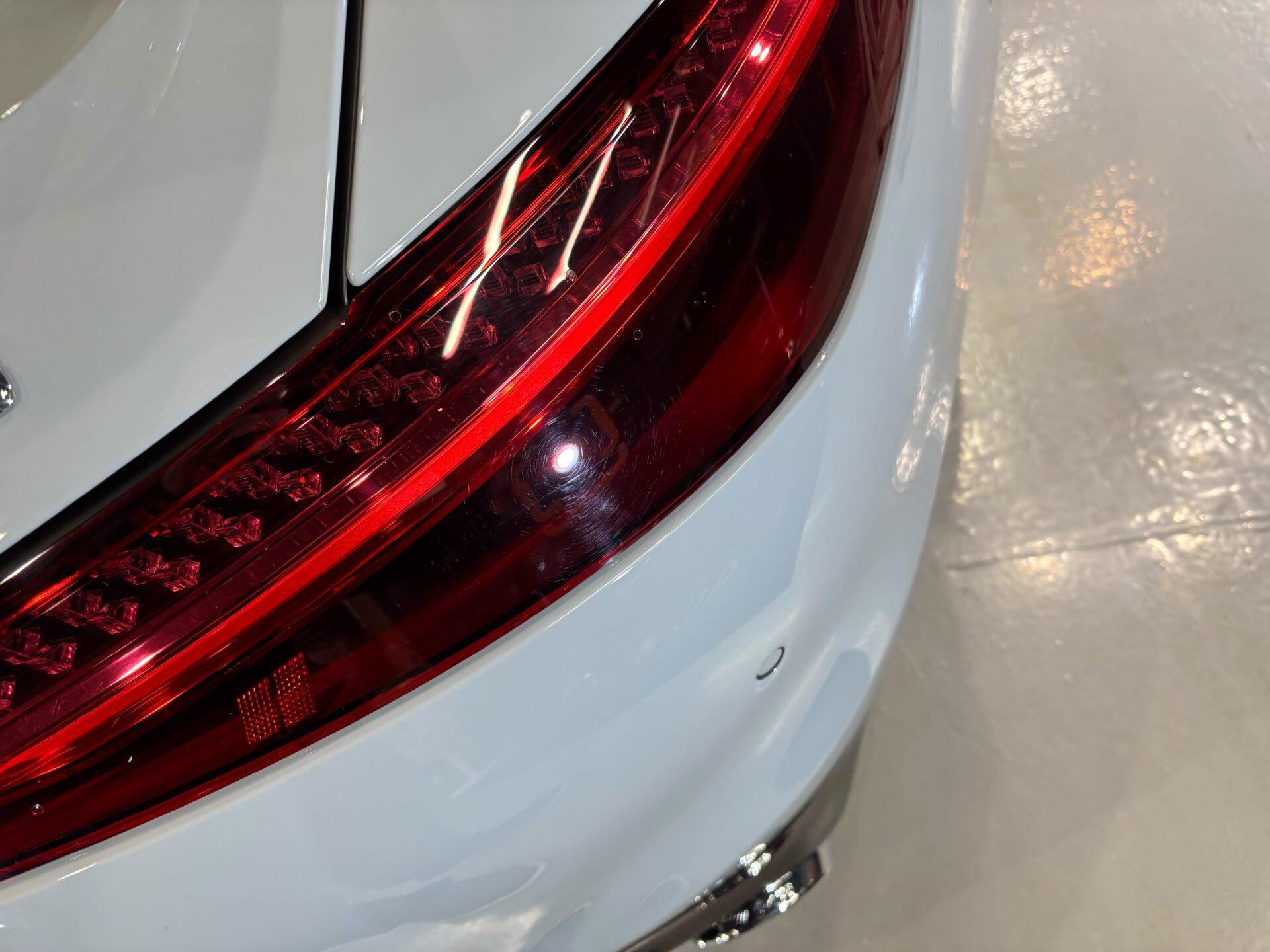 メルセデスベンツAMG SL43 アルペングレー テールレンズ薄傷