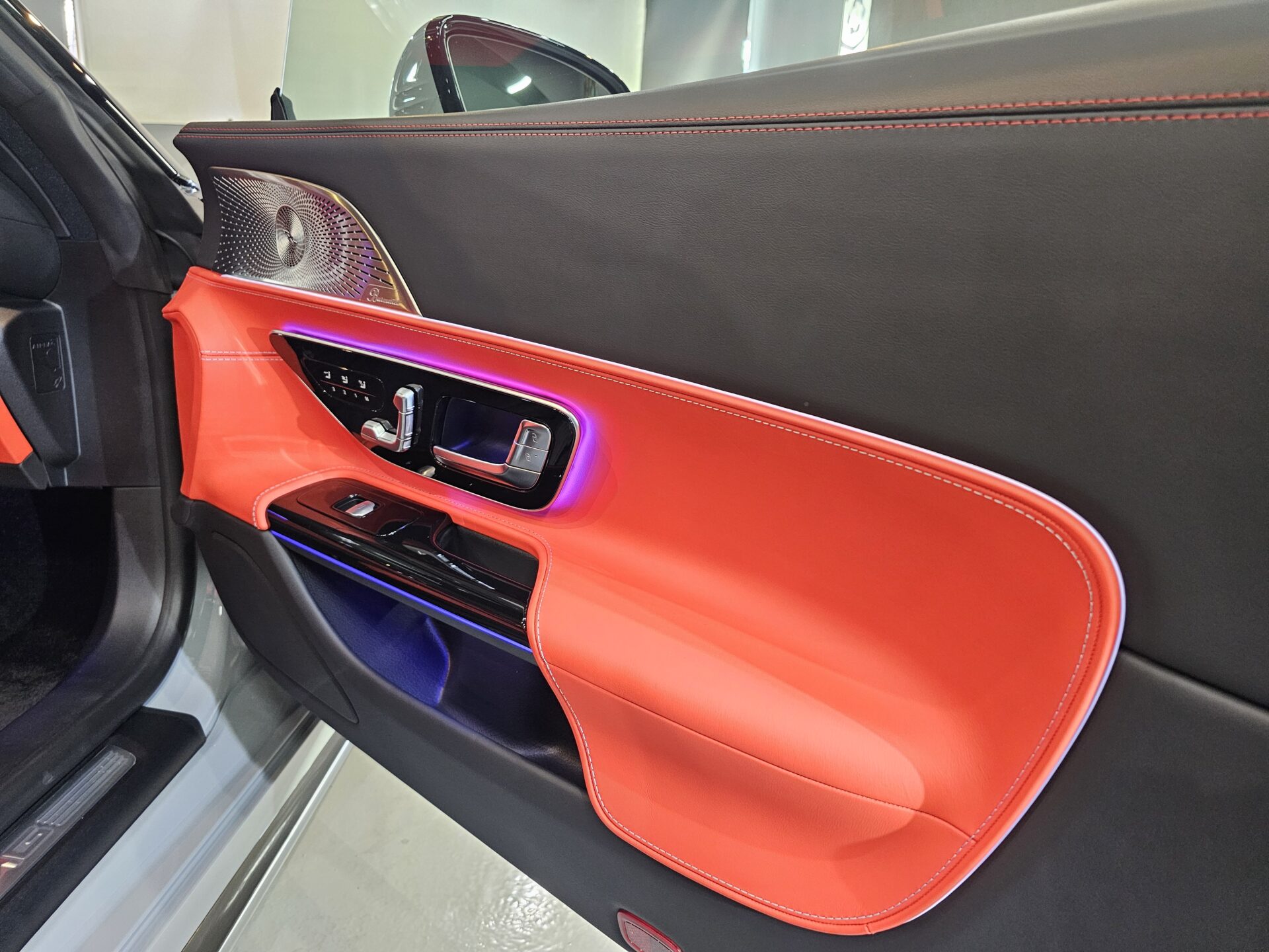 メルセデスベンツAMG SL43 アルペングレー ドアトリムレザーコーティング