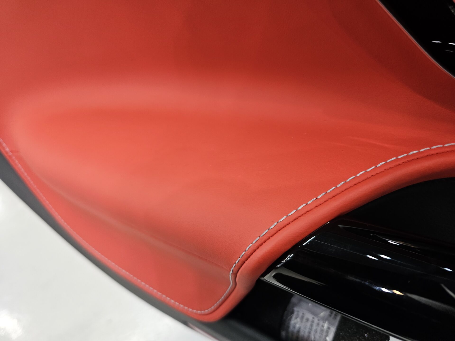 メルセデスベンツAMG SL43 アルペングレー ドアトリムレザー汚れ