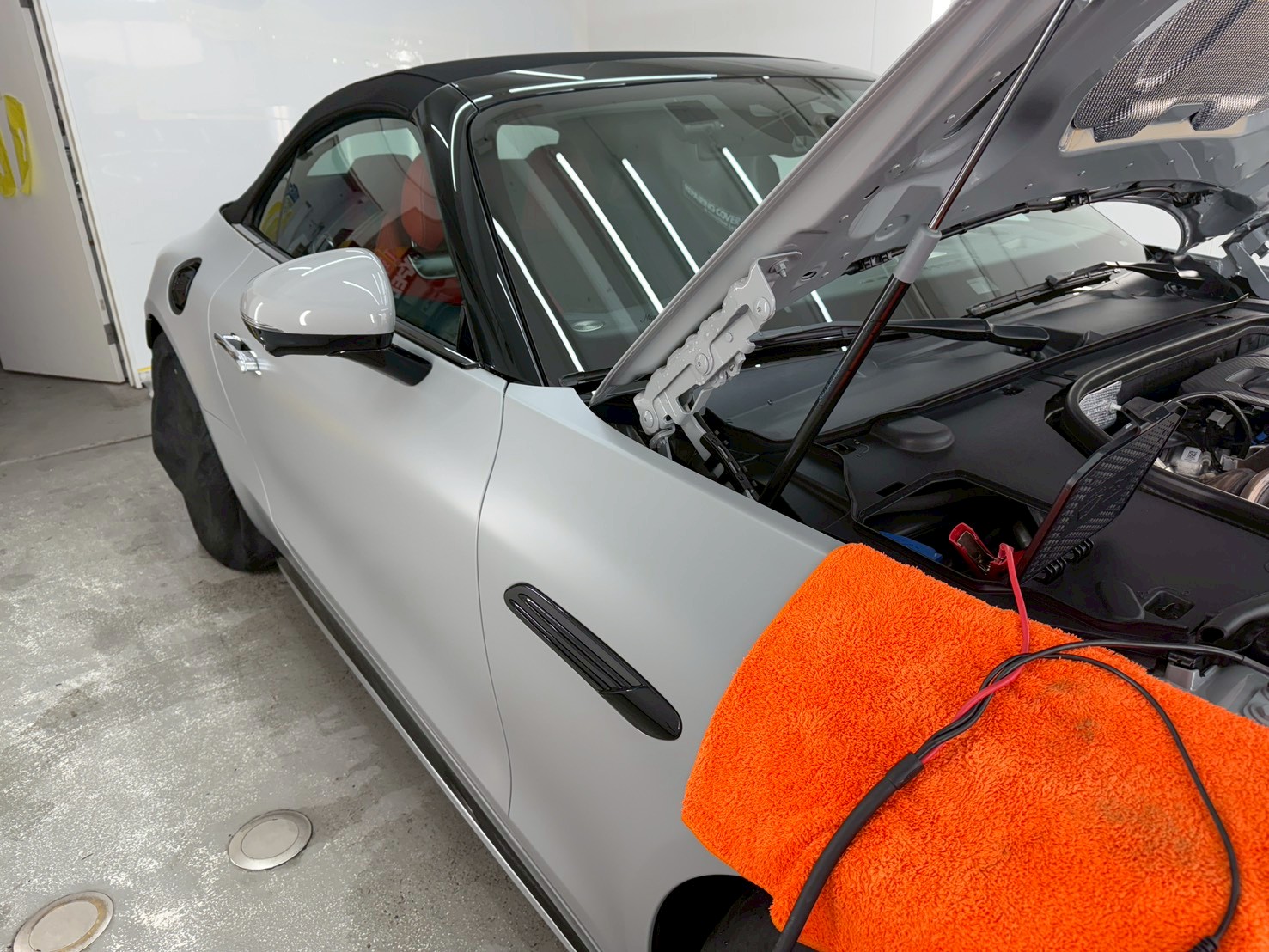 メルセデスベンツAMG SL43 アルペングレー バッテリー保全