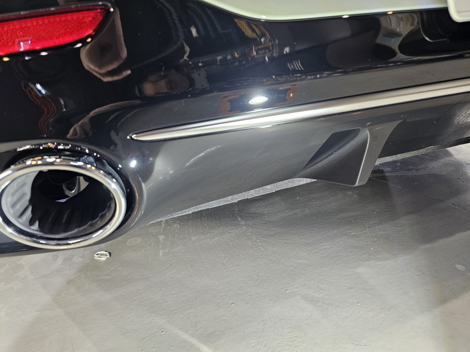 メルセデスベンツAMG SL43 アルペングレー リアディフューザークリーニング後