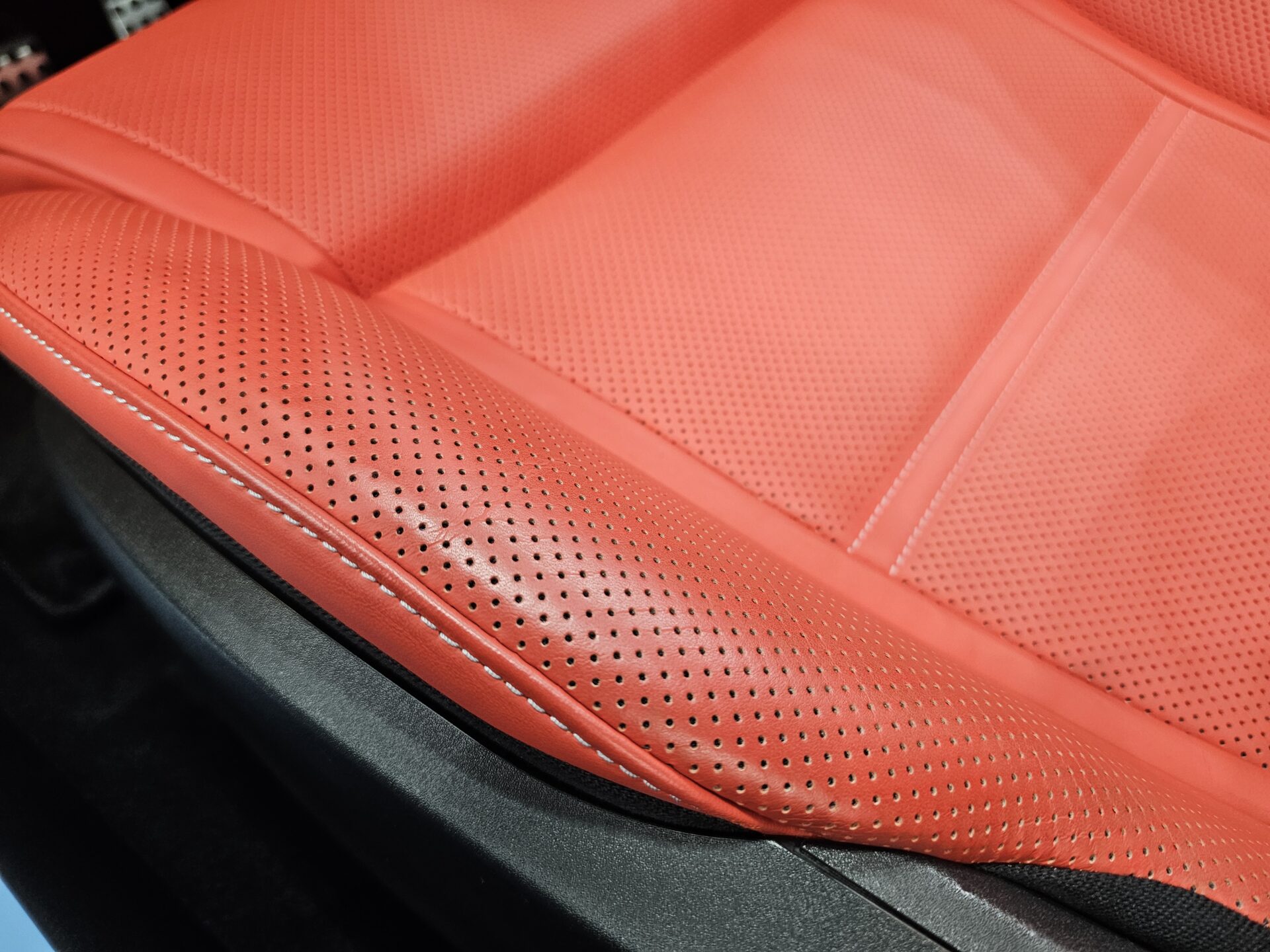 メルセデスベンツAMG SL43 アルペングレー レザーシート黒ずみ