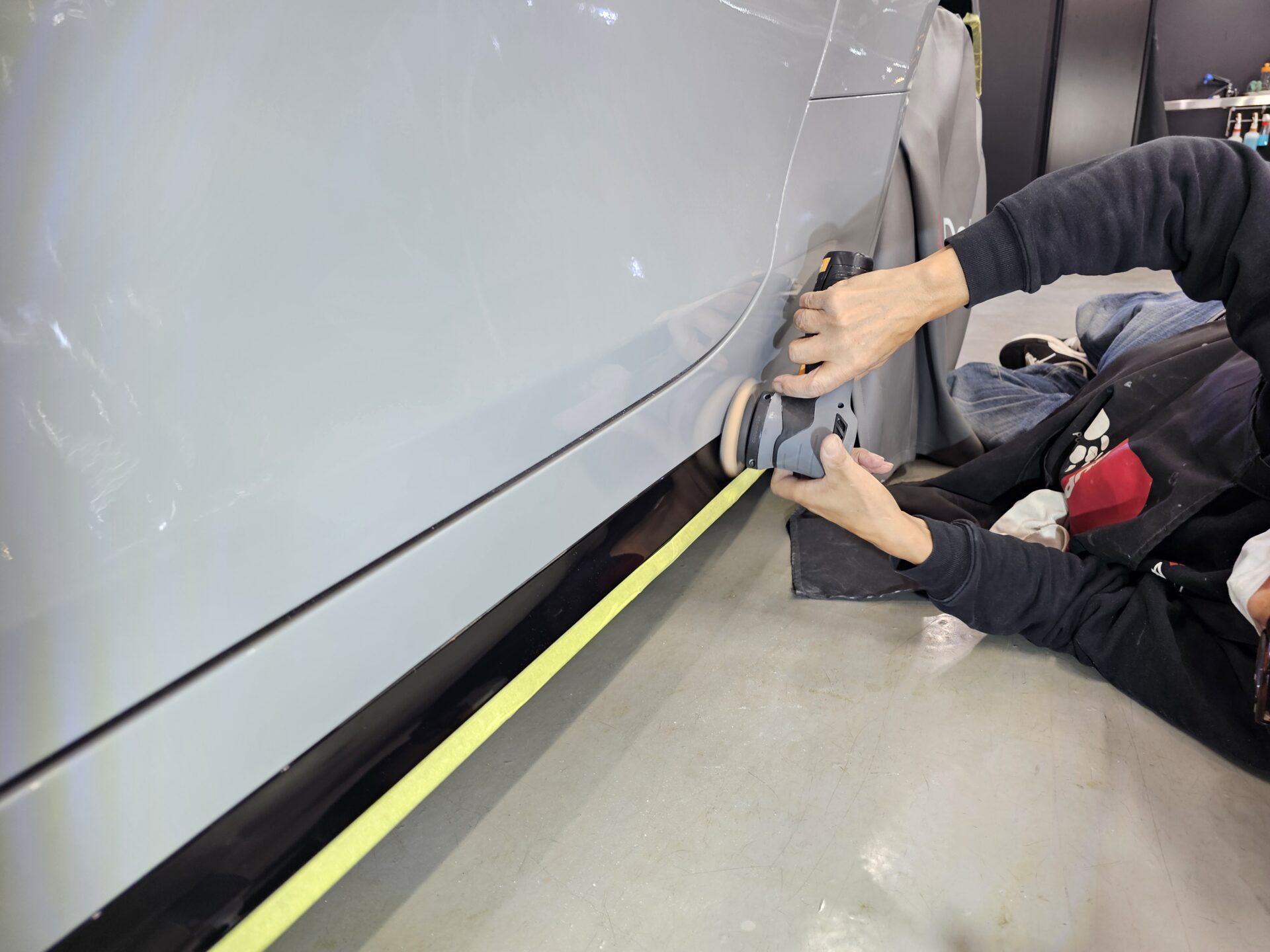 メルセデスベンツAMG SL43 アルペングレー 下回り磨き