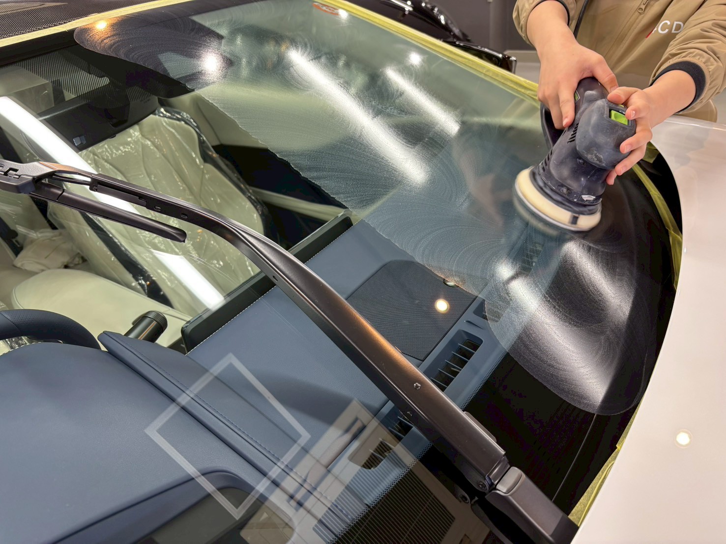 レクサスLC500クーペ 窓ガラス磨き 下地処理