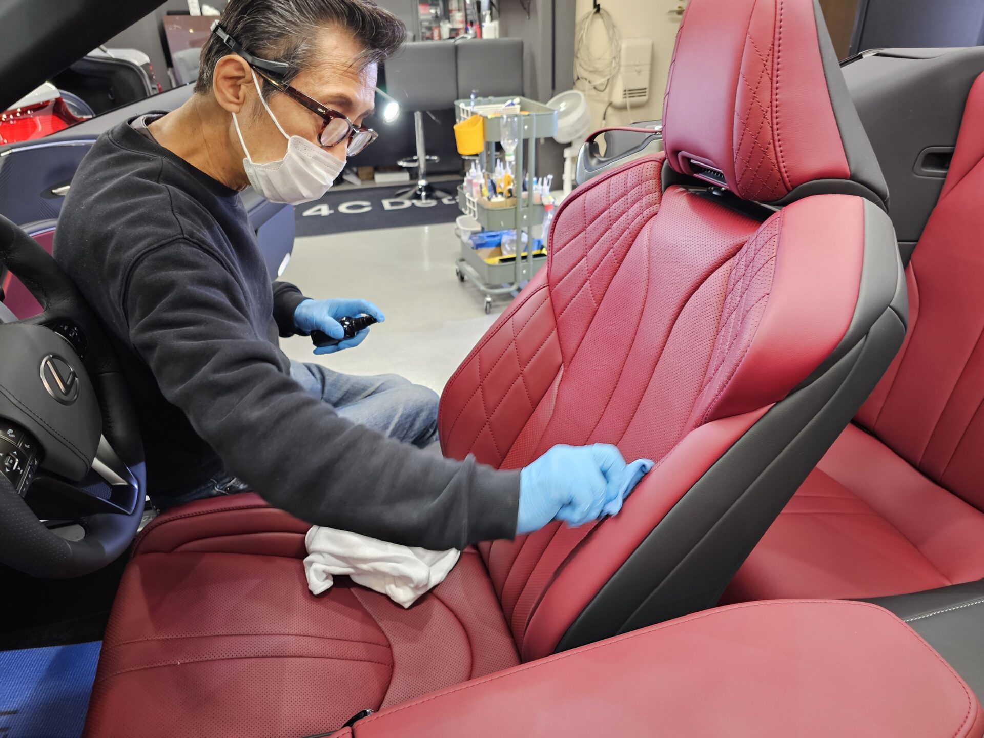 レクサスLC500コンバーチブル最終モデル レザーシートコーティング施工風景
