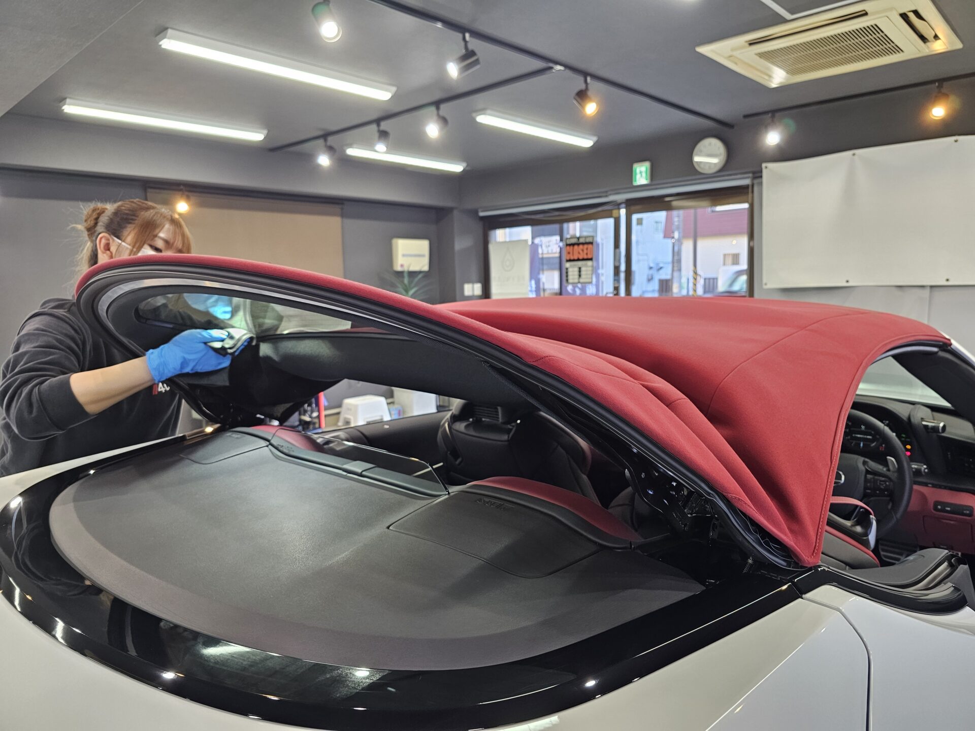 レクサスLC500コンバーチブル最終モデル 内窓清掃