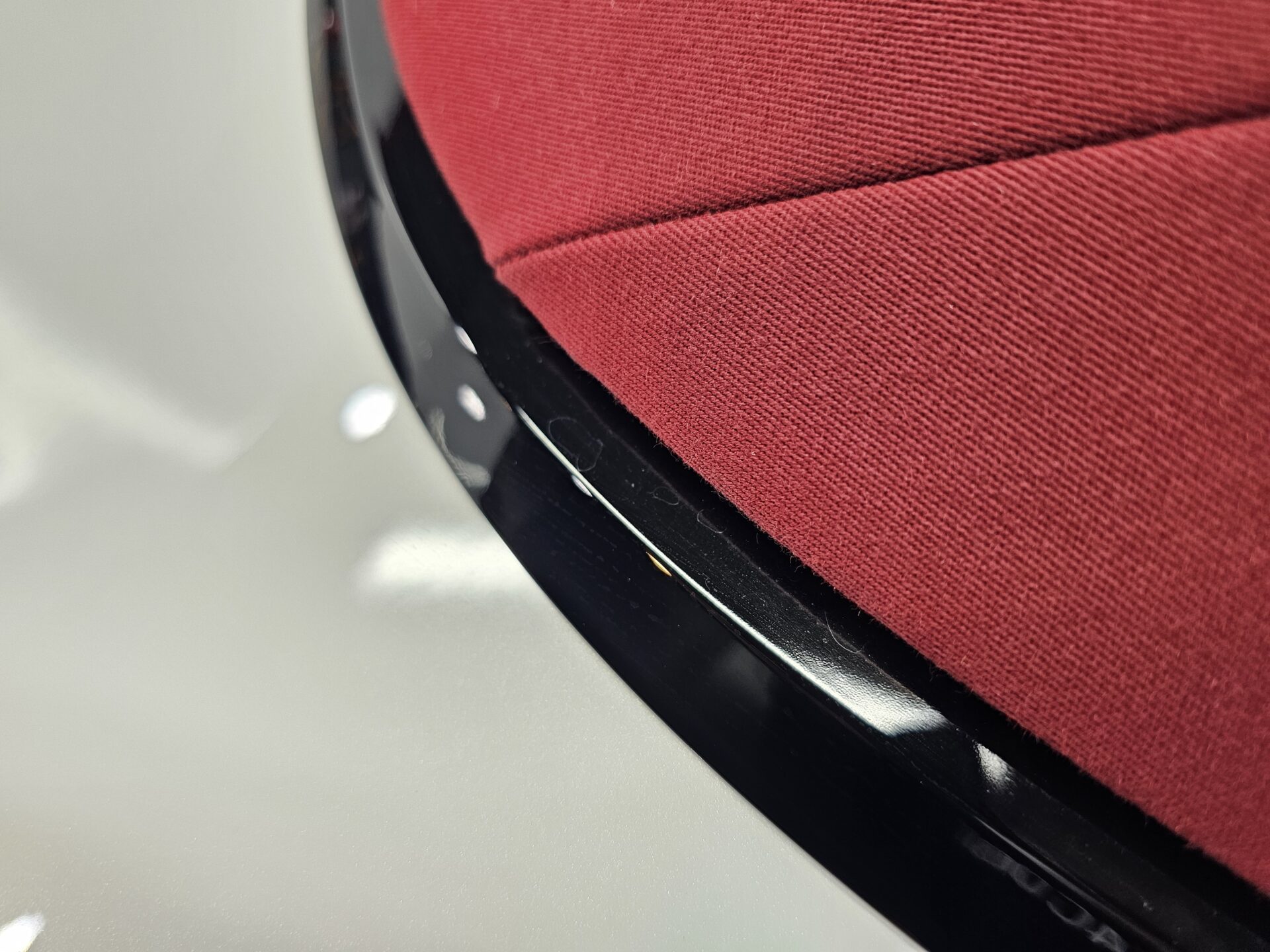 レクサスLC500コンバーチブル最終モデル 窓枠モールシミ