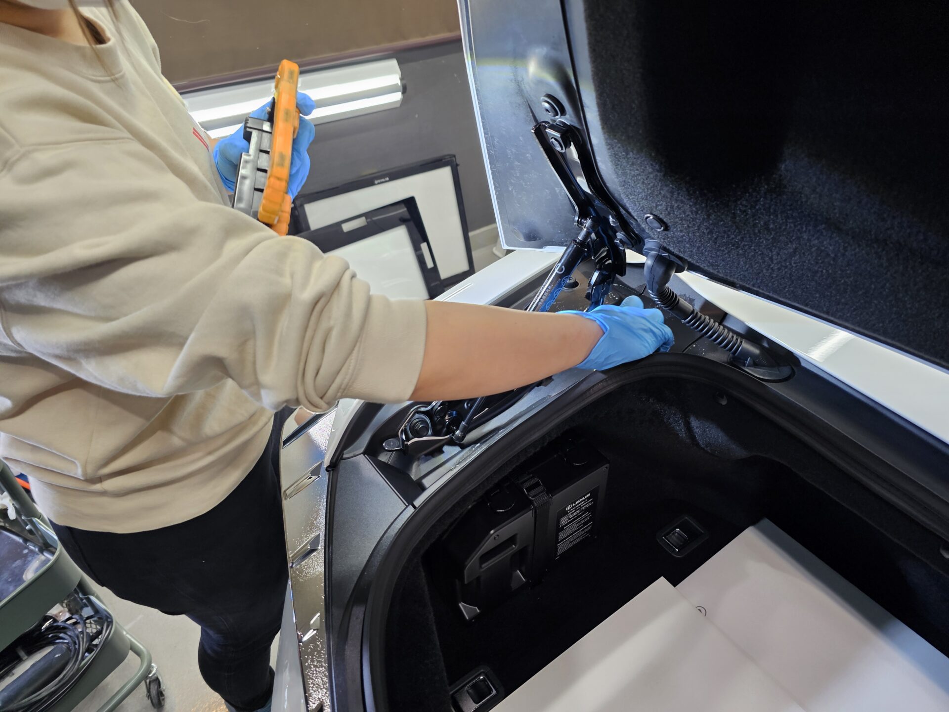 レクサスLC500コンバーチブル最終モデル 細部クリーニング