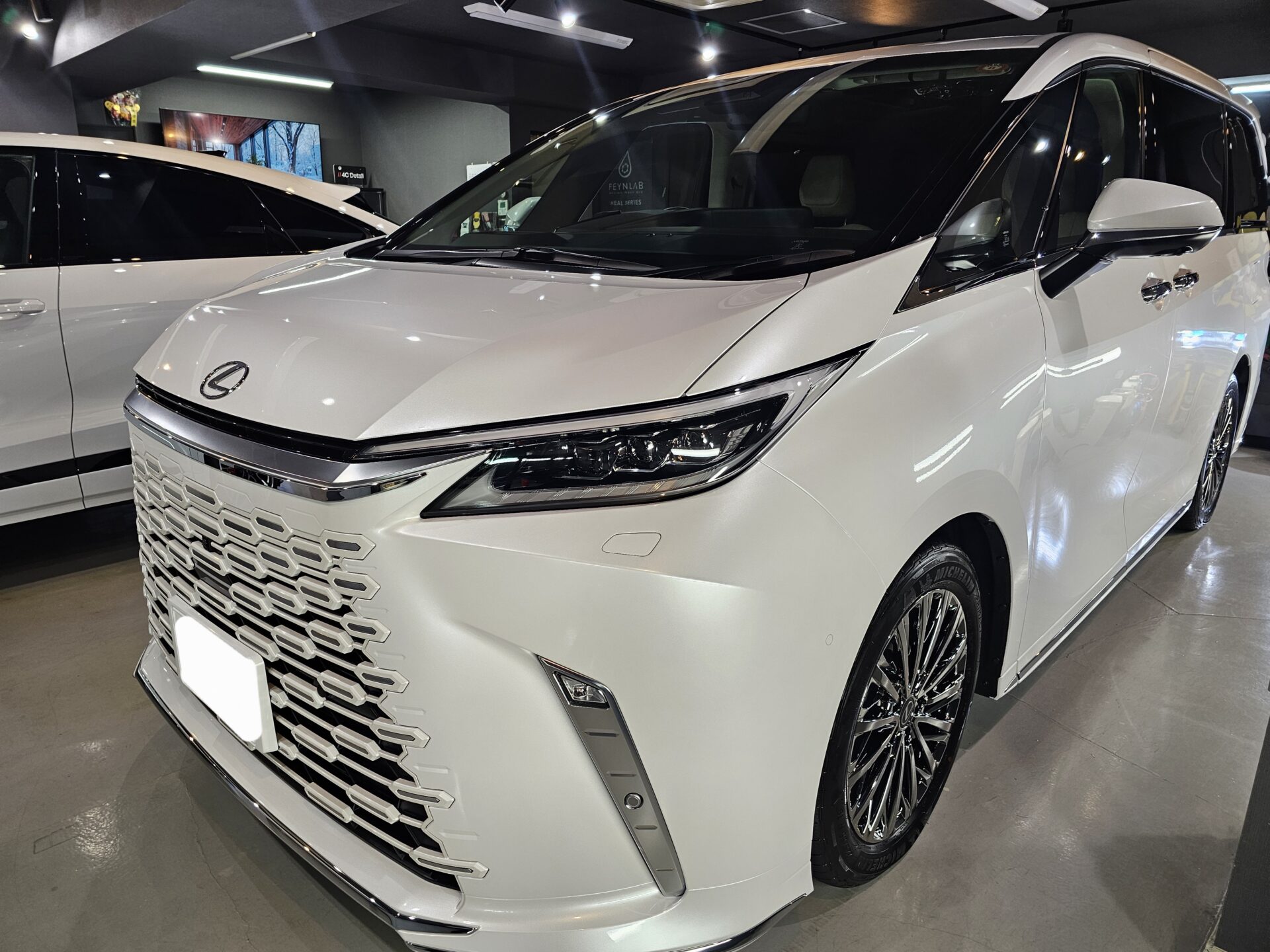 新車レクサスLM500hバージョンL GTECHNIQセラミックコーティング&白レザーシートコーティング他 横浜市保土ヶ谷区