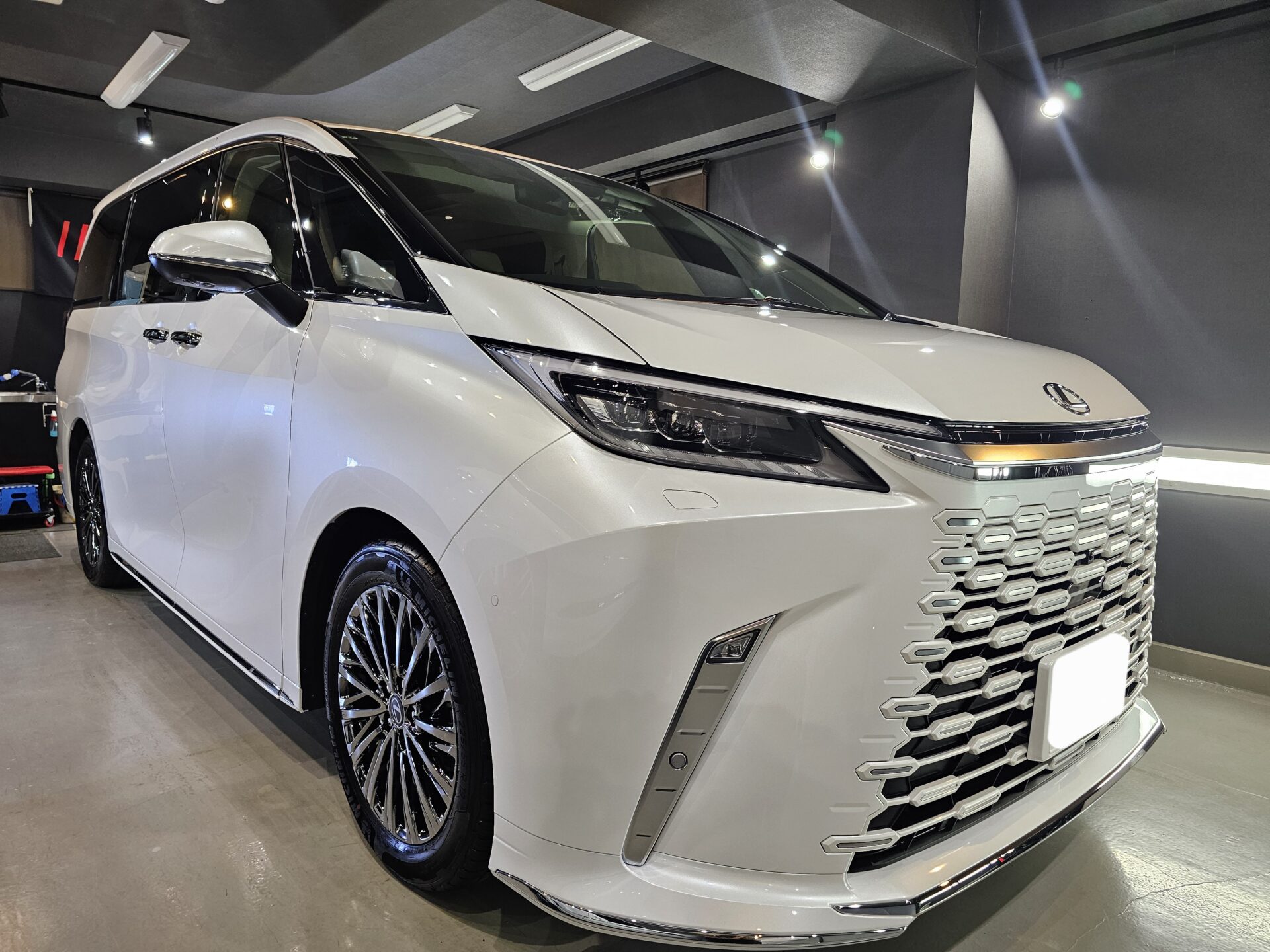 レクサスLM500hバージョンL GTECHNIQクリスタルセラムブラックセラミックコーティング