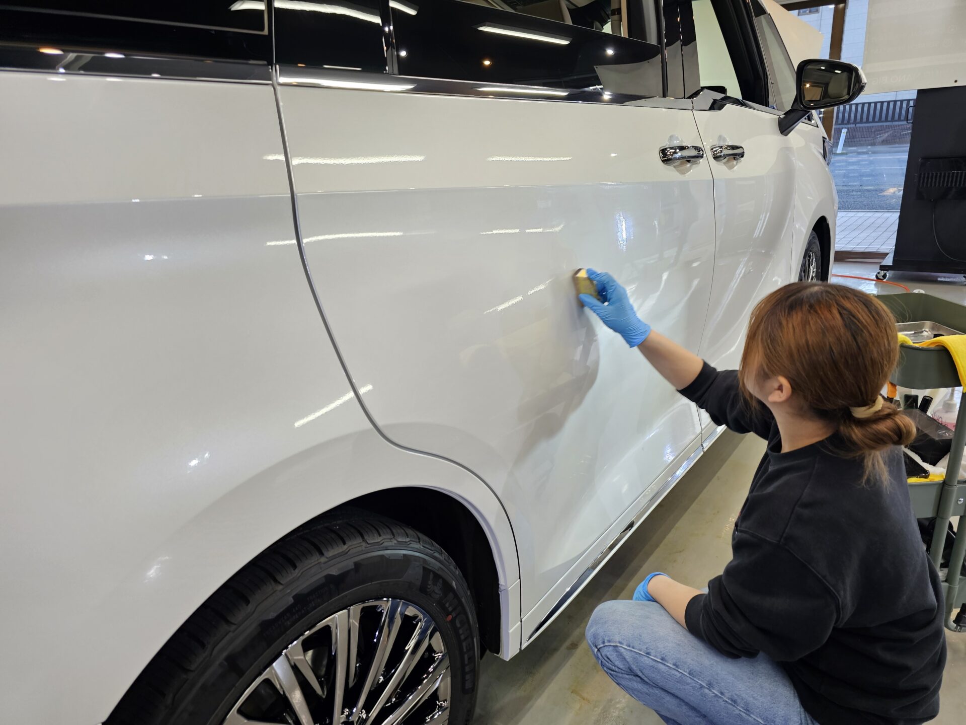 レクサスLM500hバージョンL セラミックコーティング施工風景