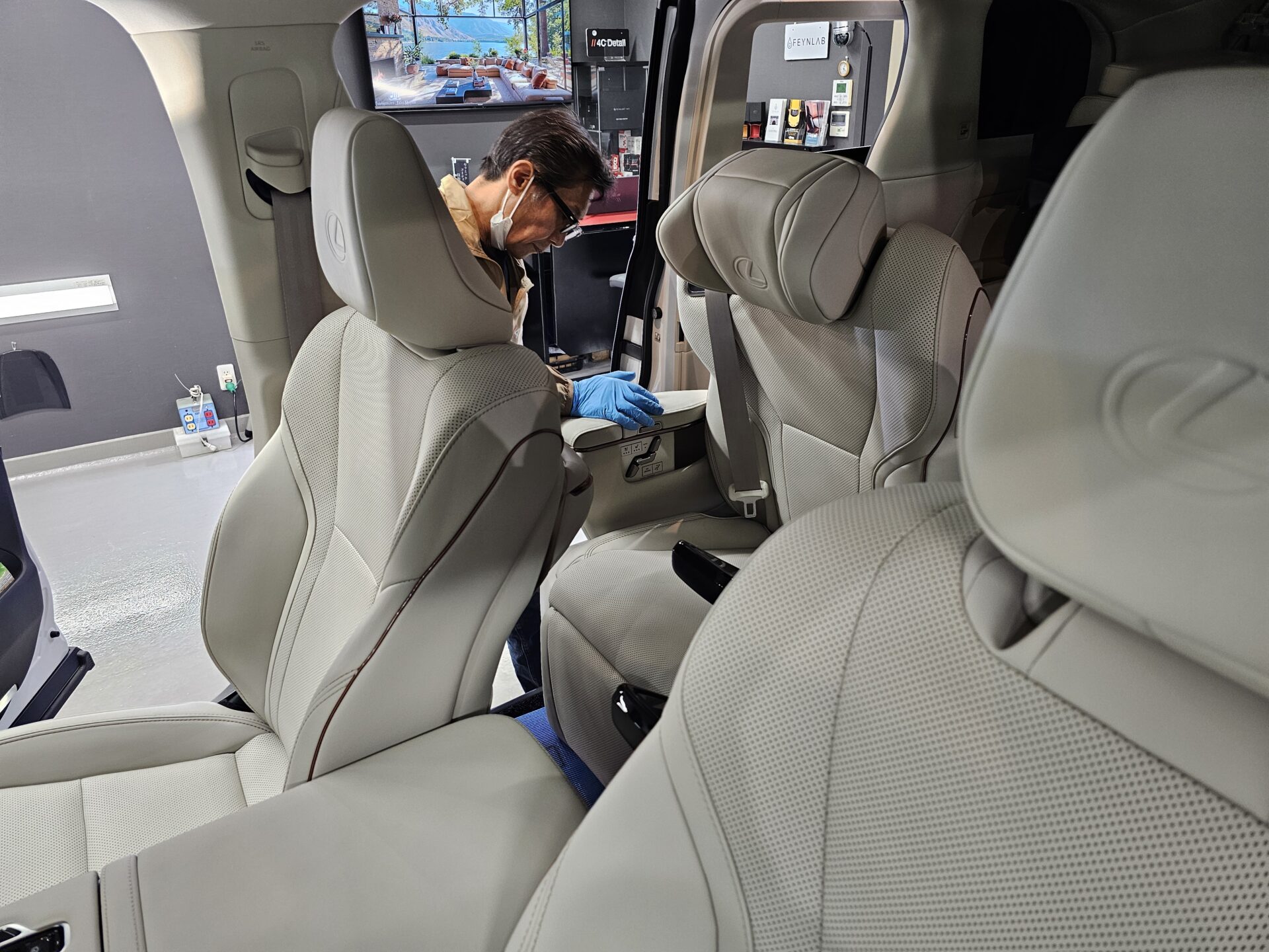 レクサスLM500hバージョンL ルームクリーニング